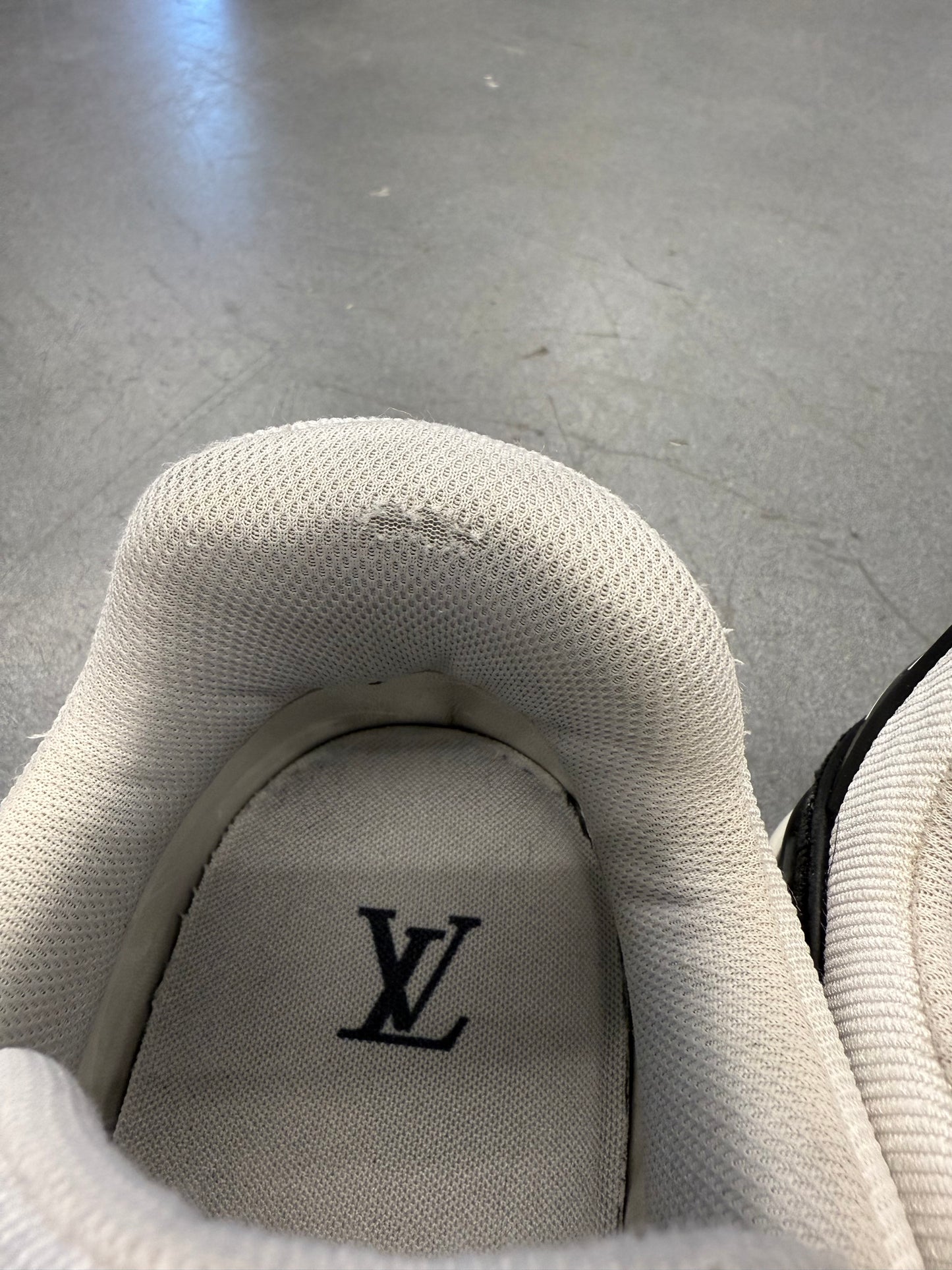 US 10 LV 8.5 LOUIS VUITTON LV TRAINER BLACK MONOGRAM DENIM