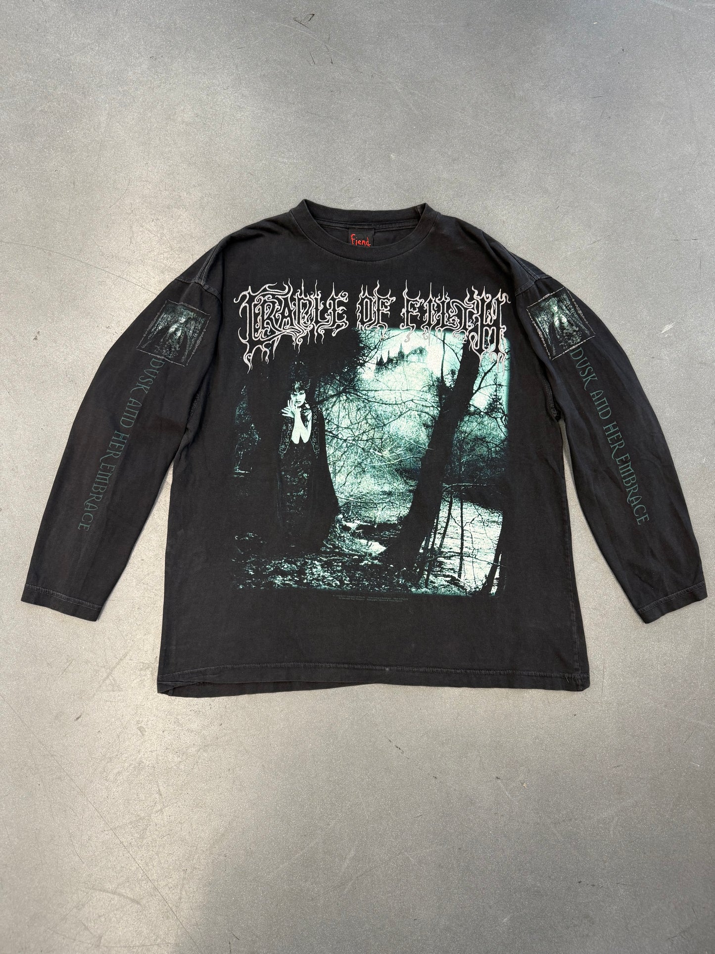 1996 CRADLE OF FILTH DUSK AND HER EMBRACE LS TEE (FIEND TAG)