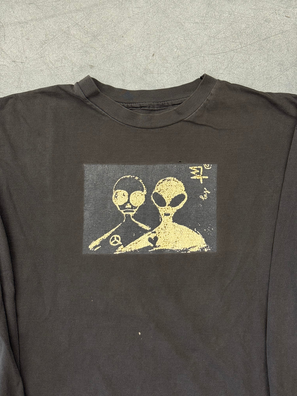90S LIQUID SKY NYC X JEAN-MICHEL BASQUIAT PEACE & LOVE ALIEN GLOW IN THE DARK LONG-SLEEVE T-SHIRT