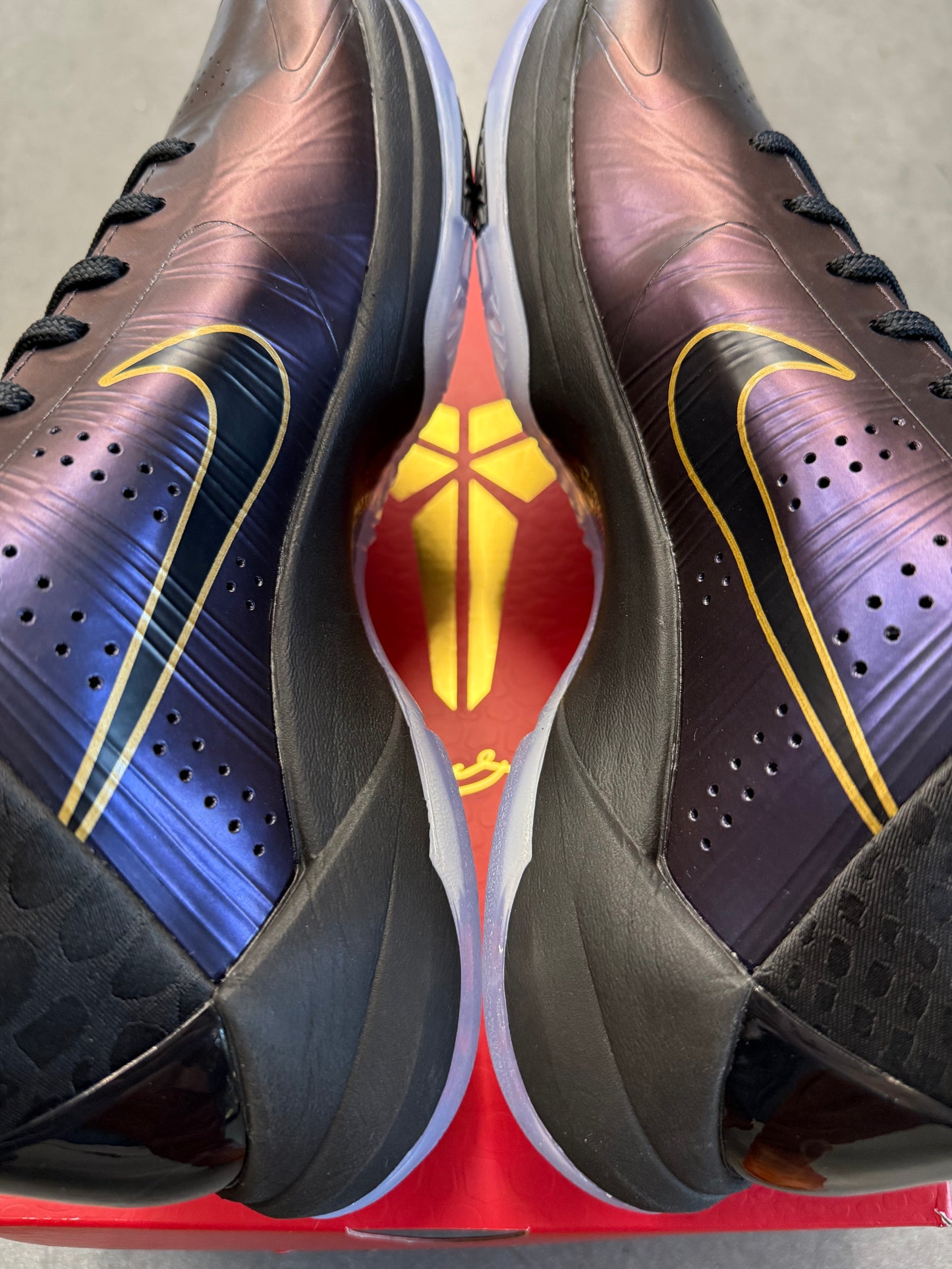 2025 SIZE 8.5 NIKE KOBE V PROTRO YEAR OF THE MAMBA EGGPLANT (NEW WITH BOX)