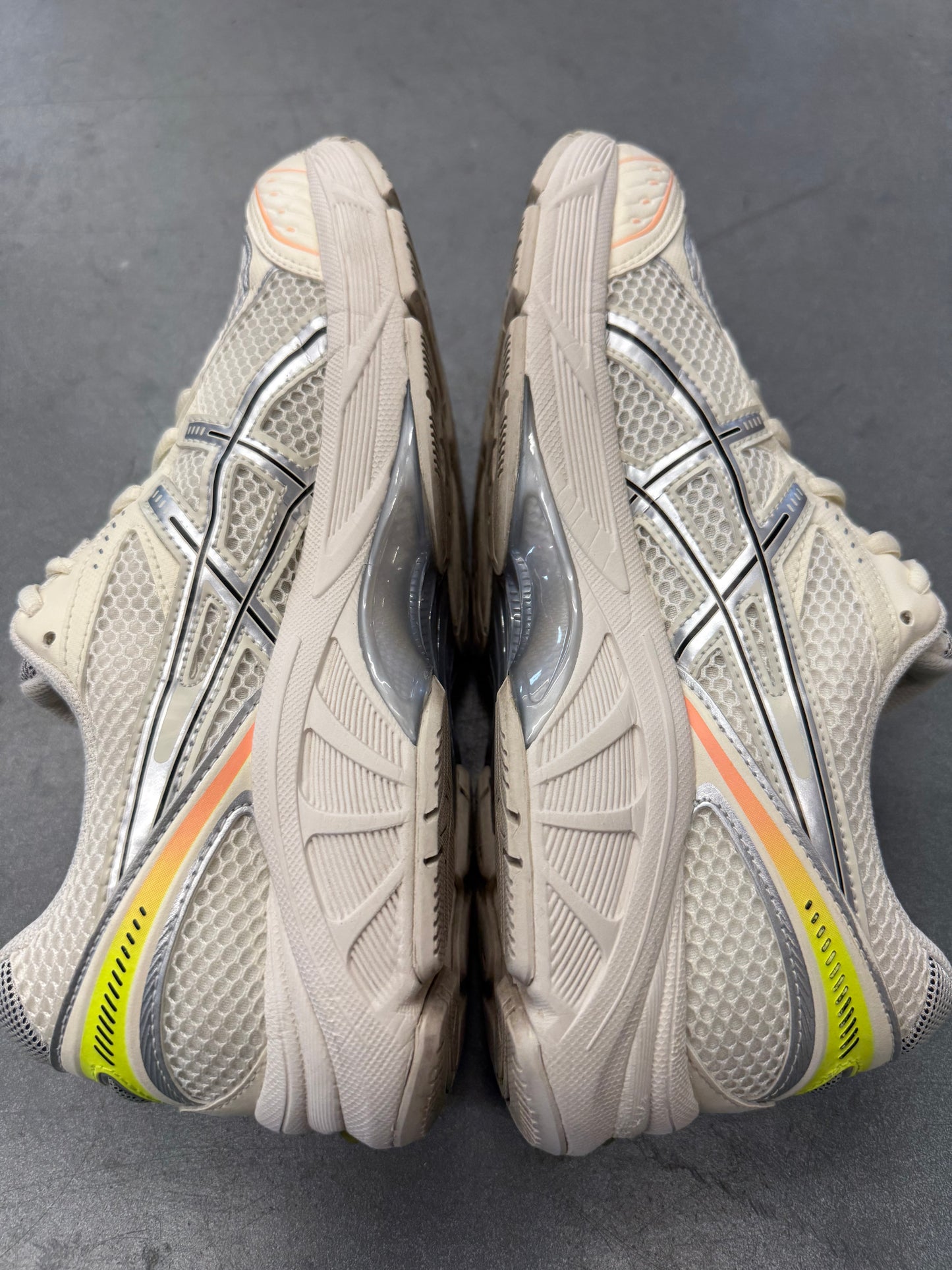 SIZE 10 ASICS GT-2160 PARIS (PRE-OWNED WITHOUT BOX)