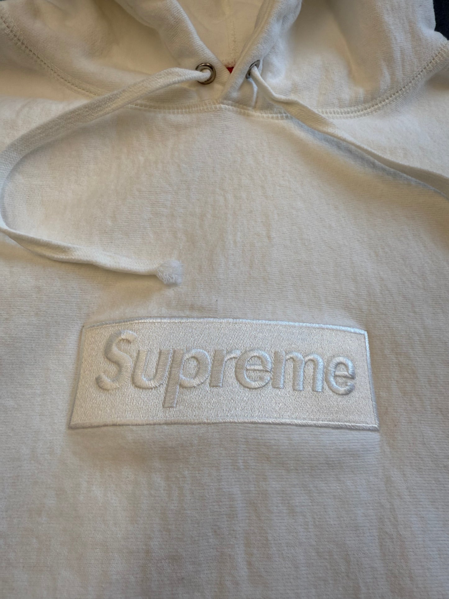 FW23 SUPREME BOX LOGO HOODIE WHITE/WHITE (2XL)