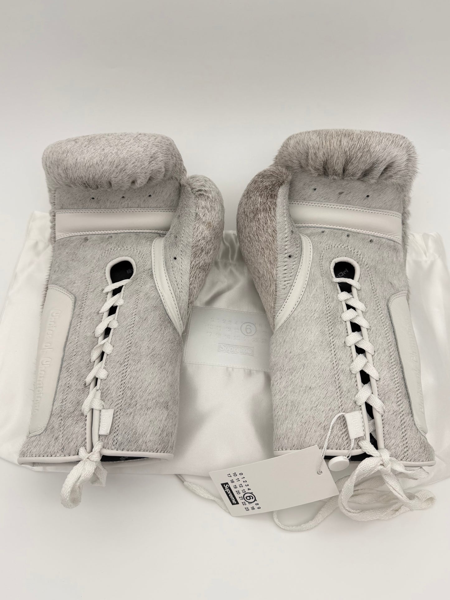 SS26 SUPREME MM6 EVERLAST PONYHAIR BOXING GLOVES