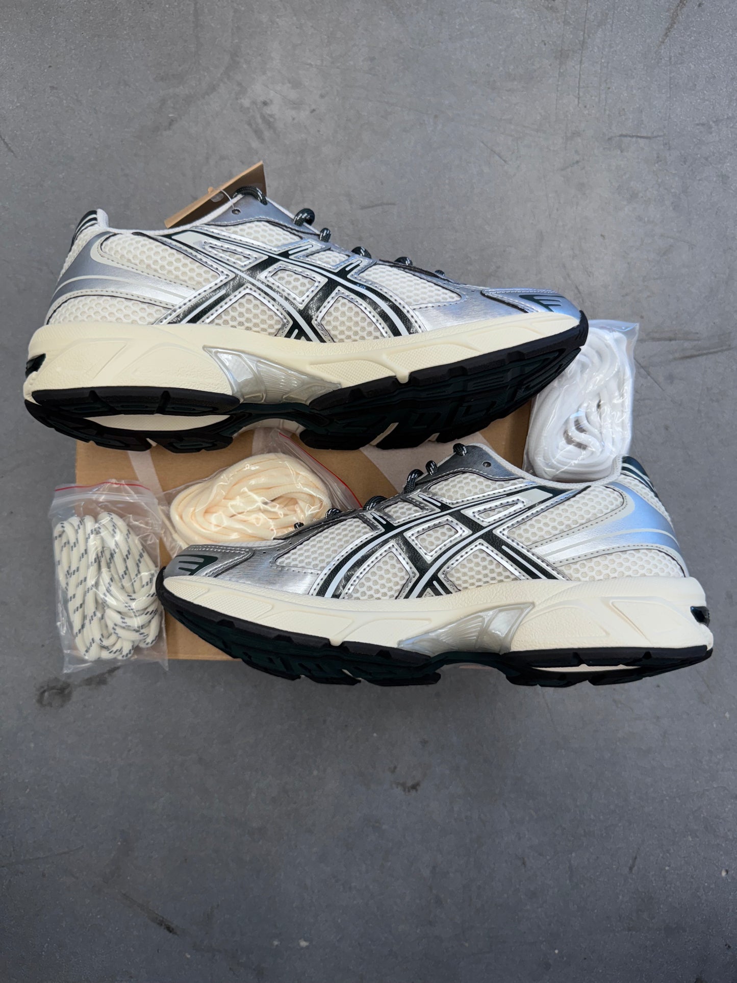 2024 SIZE 7 KITH ASICS GEL 1130 CREAM SCARAB (NEW WITH BOX)