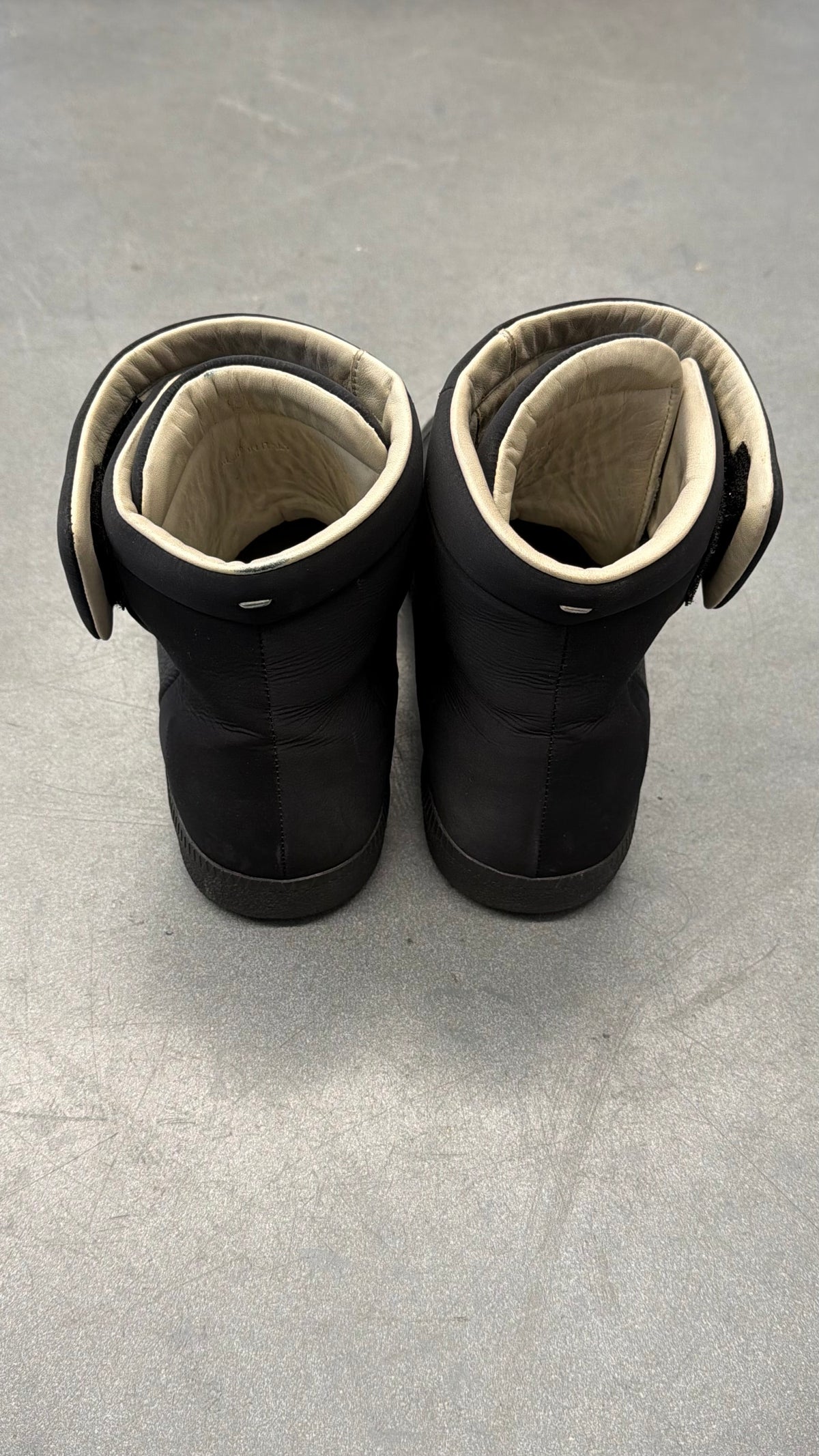 SS11 MAISON MARTIN MARGIELA LINE 22 FUTURE HIGH-TOP SNEAKERS - BLACK (43.5)