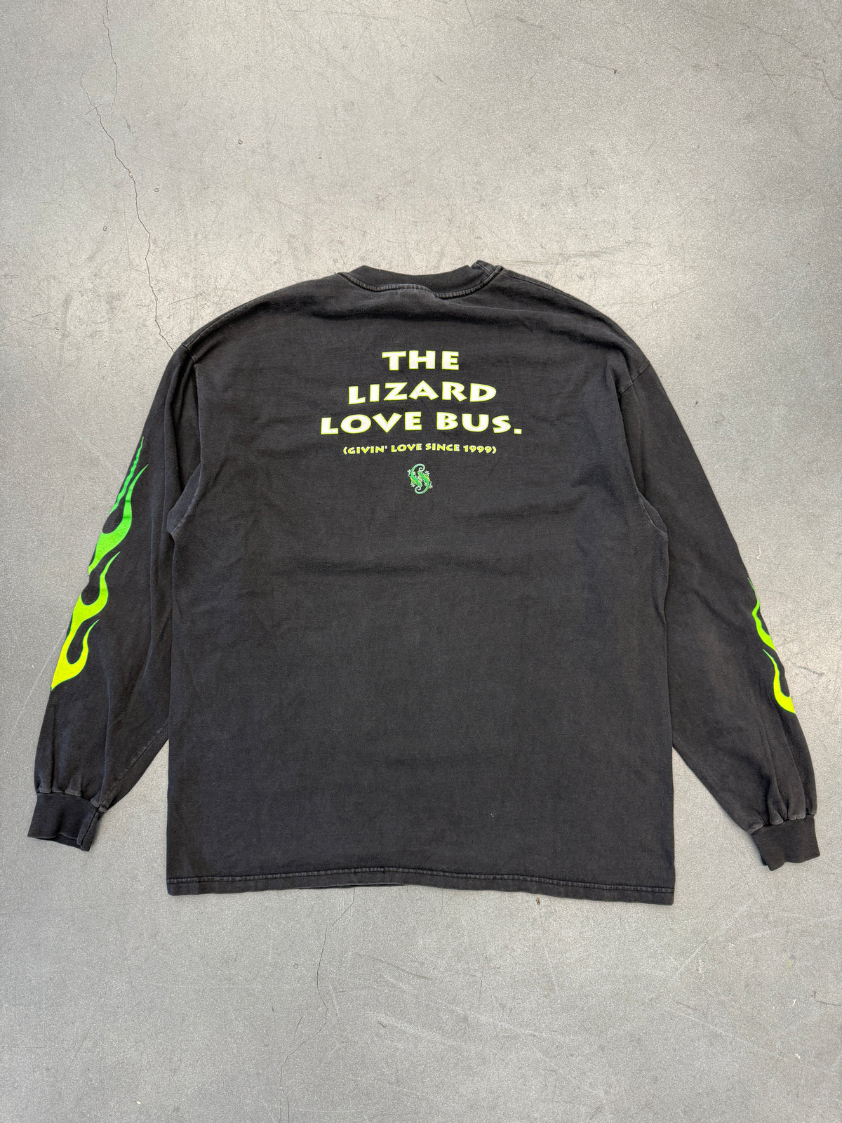 1999 SOBE THE LIZARD LOVE BUS. GREEN FLAME LONG SLEEVE TEE (HANES BEEFY-T TAG)