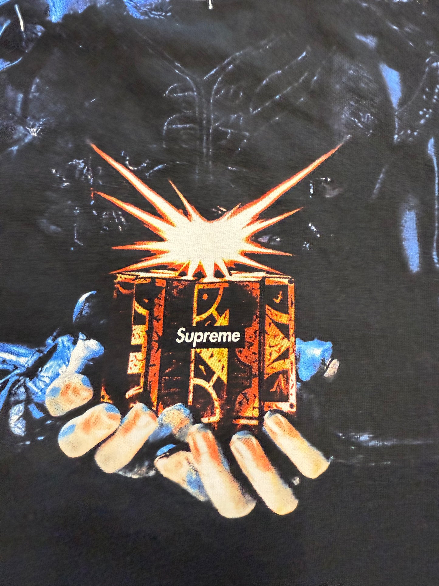 SS18 SUPREME HELLRAISER HELL ON EARTH TEE - BLACK