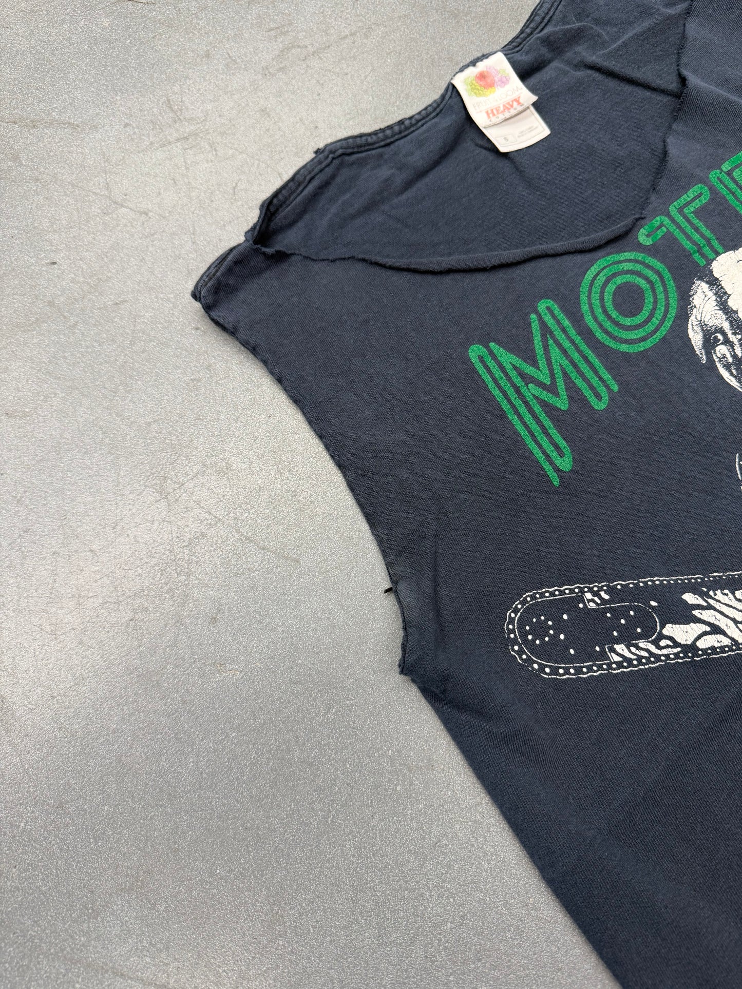 Y2K MOTEL HELL PIG CHAINSAW CUTOFF TEE (FOTL TAG)