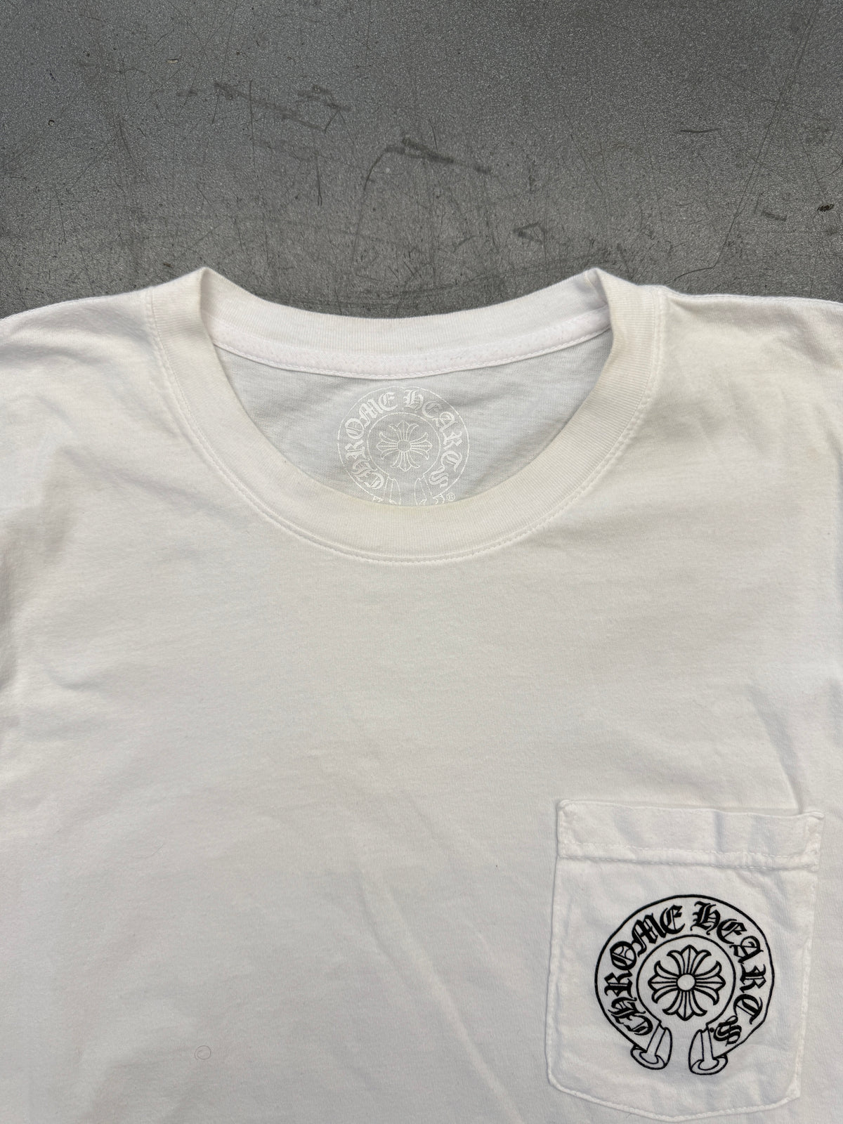 CHROME HEARTS HONOLULU HORSESHOE TEE - WHITE/BLACK