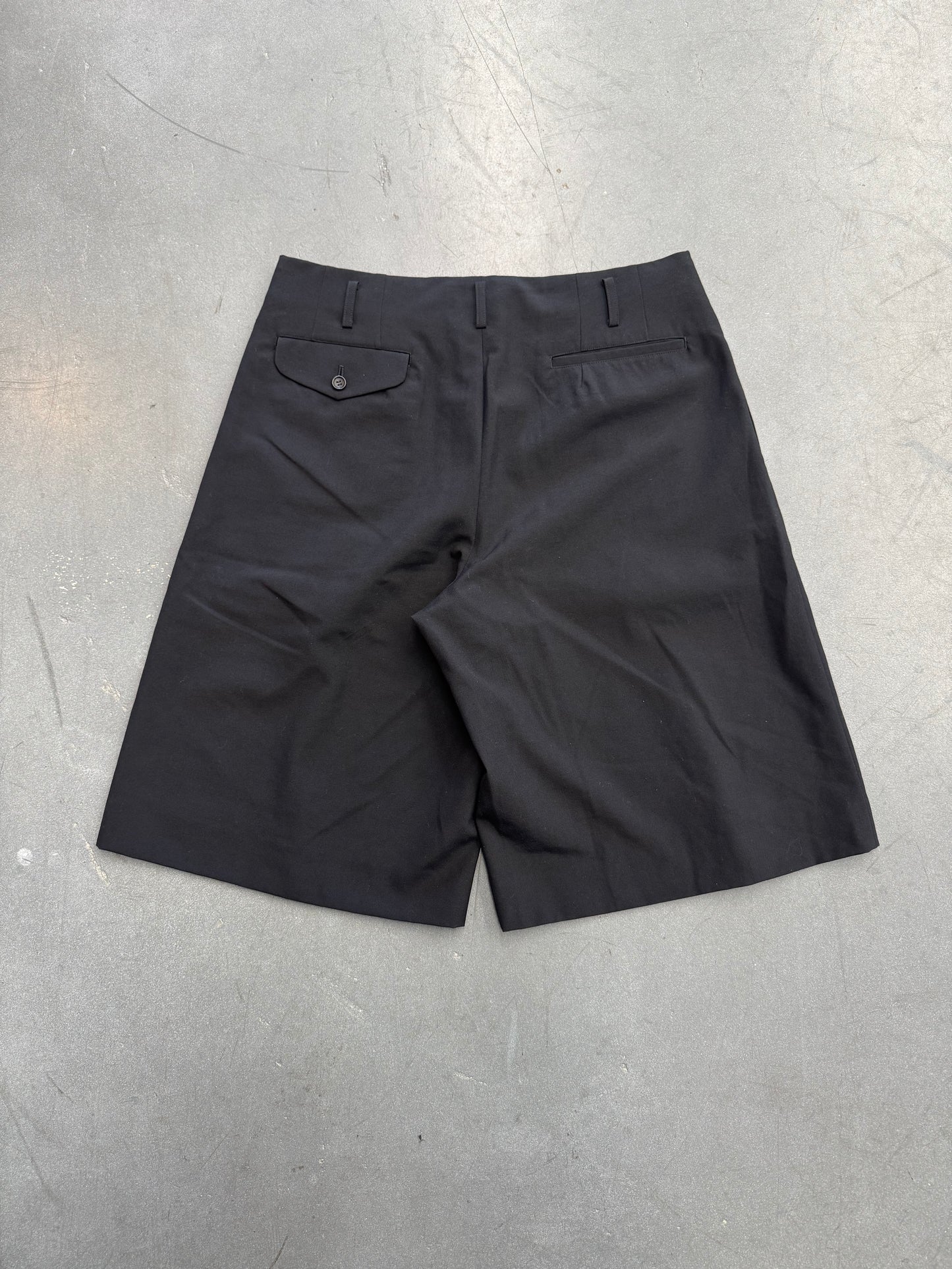 AD2020 COMME DES GARCONS HOMME PLUS PLEATED DRESS SHORTS - BLACK
