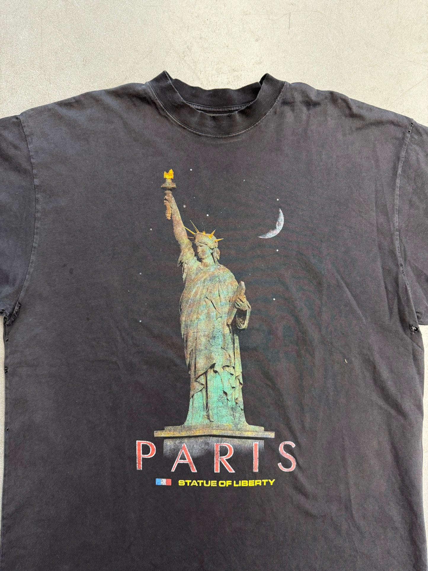 BALENCIAGA STATUE OF LIBERTY PARIS TEE