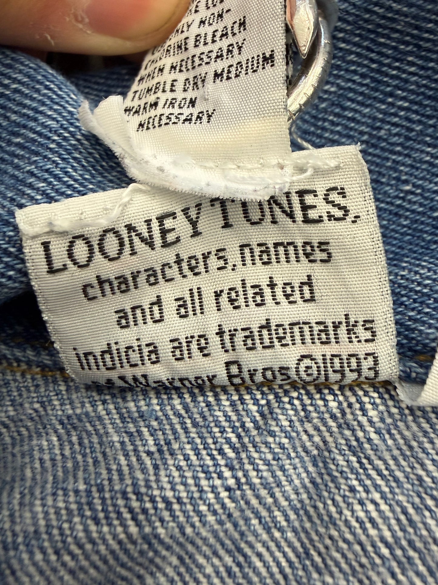 1993 LOONEY TUNES BUTTON-UP DENIM JACKET