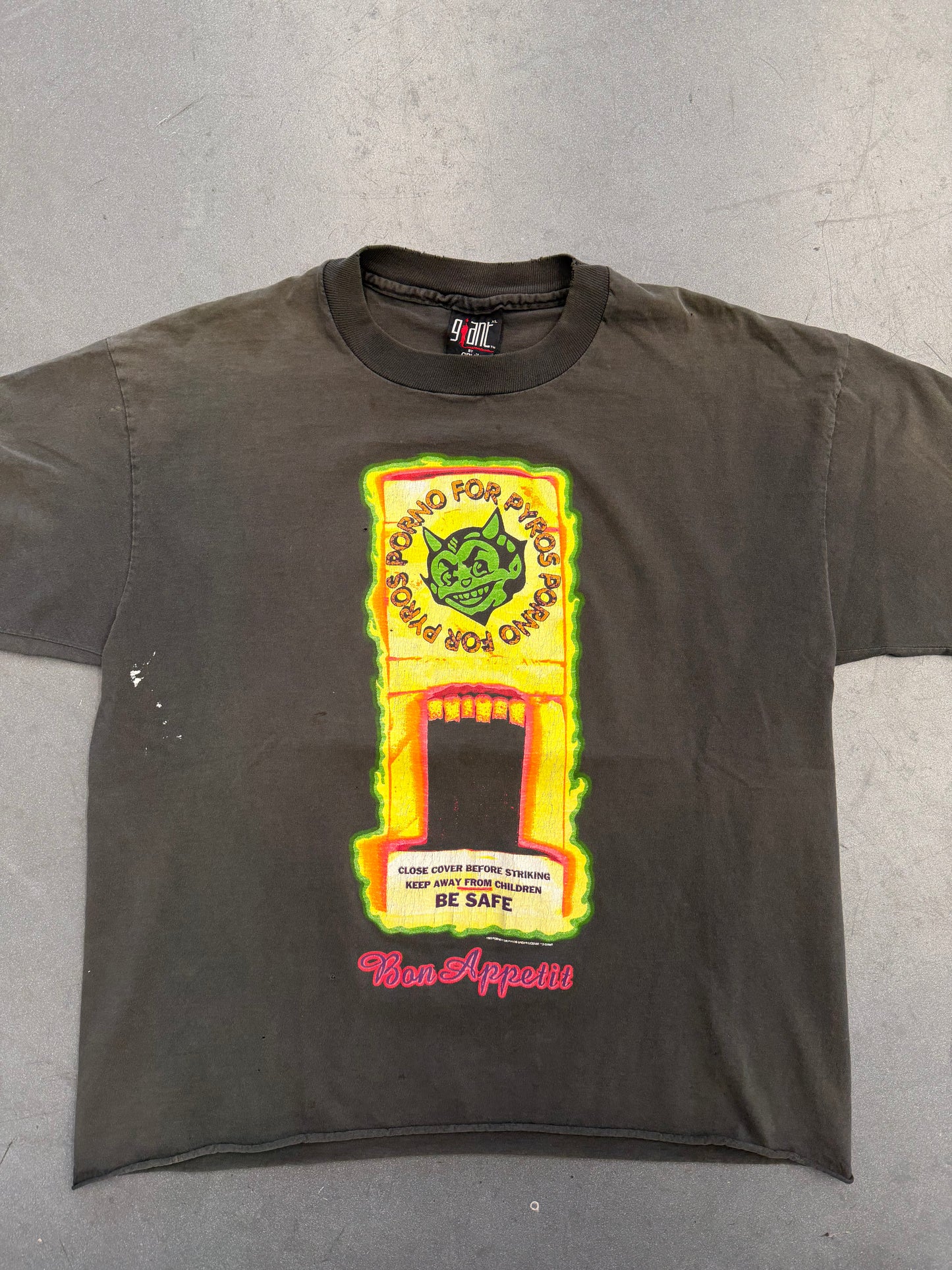 1993 PORNO FOR PYROS BON APPETIT CROPPED TEE (GIANT TAG)