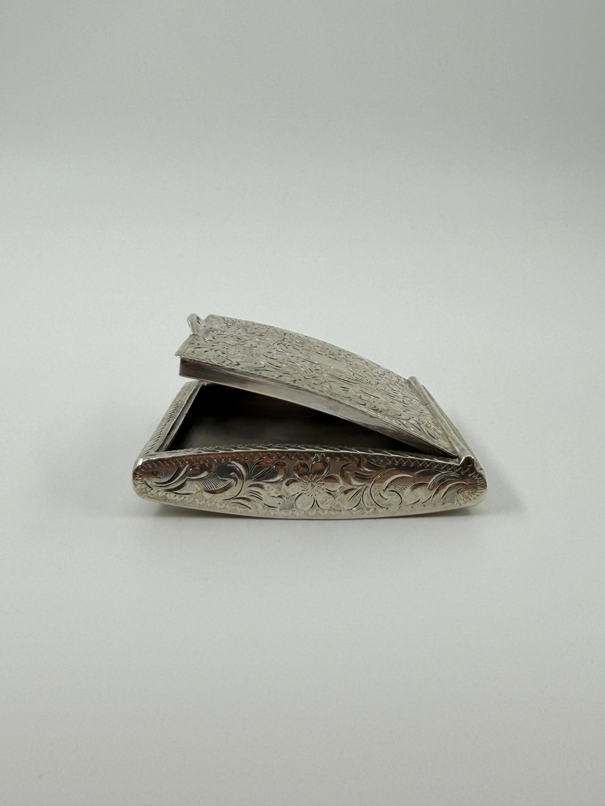 ANTIQUE FRENCH SOLID 835 SILVER HAND-ENGRAVED CIGARETTE CARD CASE, L. LAPAR PARIS, C. 1890