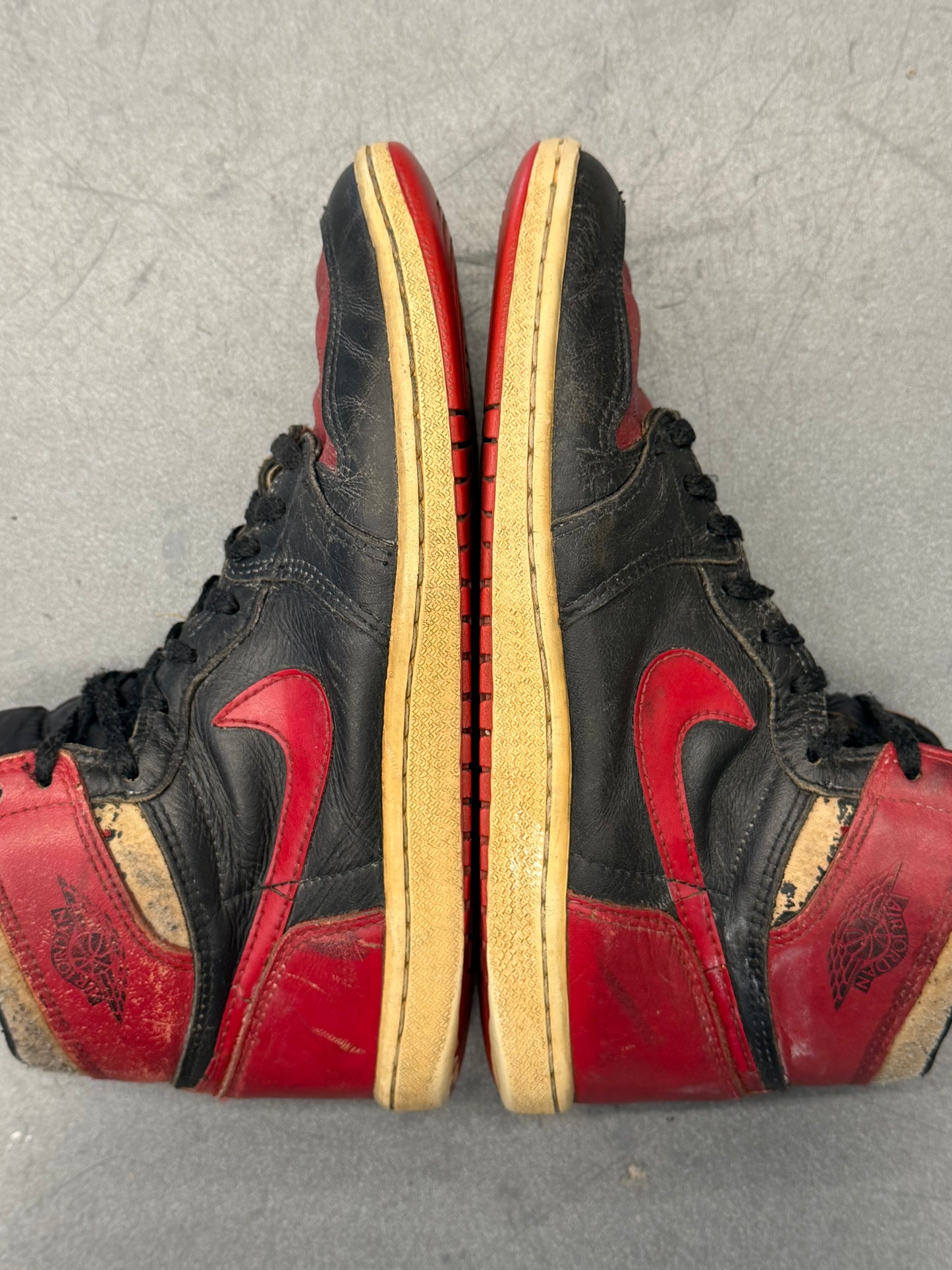 1985 AIR JORDAN 1 HIGH BRED (VERY WORN)