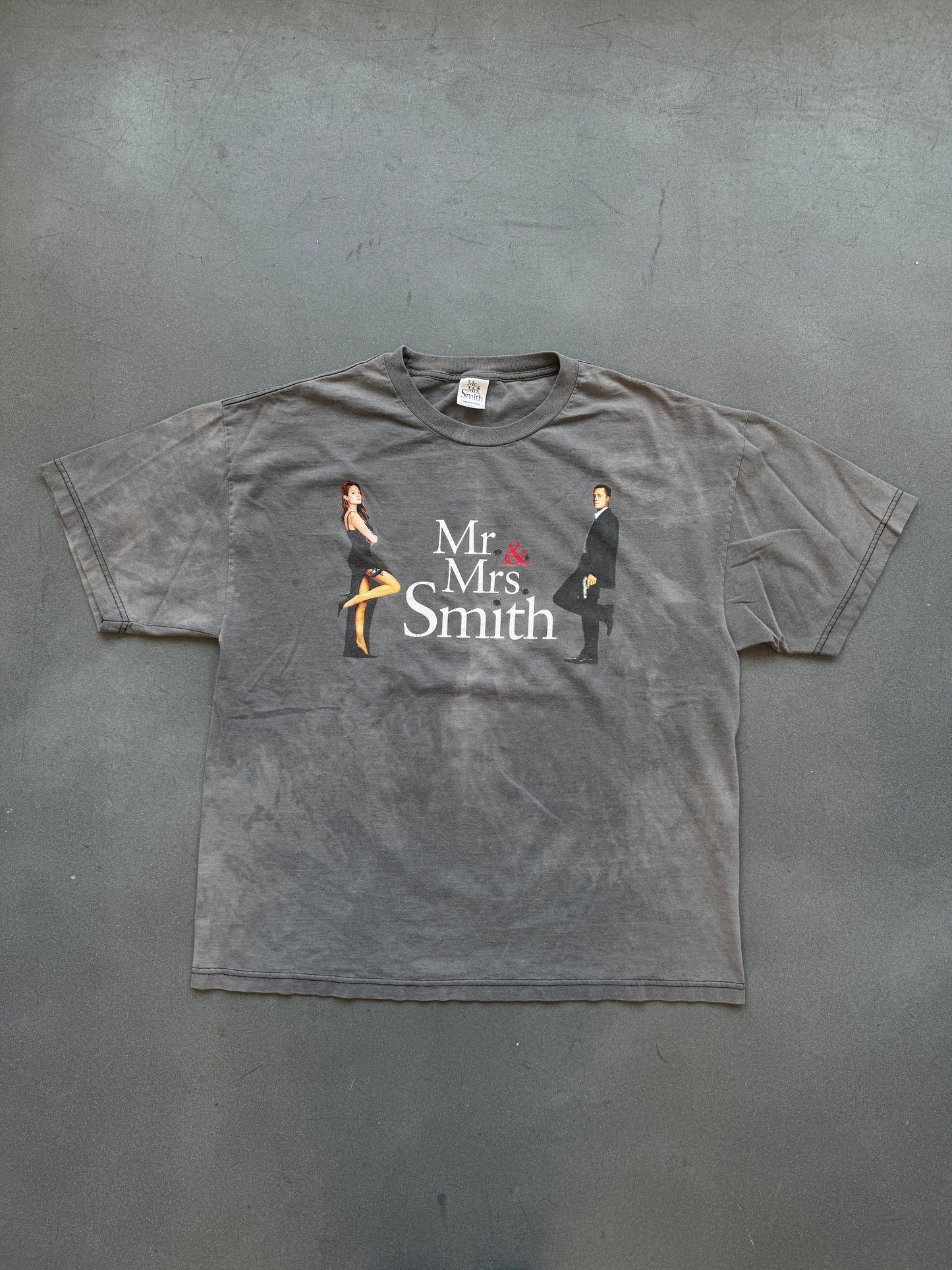 2005 MR. & MRS. SMITH MOVIE PROMO TEE (MR. & MRS. SMITH TAG)
