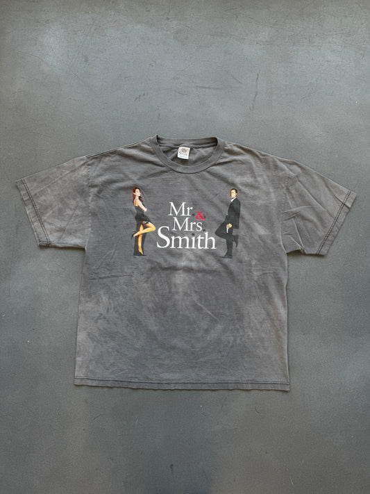 2005 MR. & MRS. SMITH MOVIE PROMO TEE (MR. & MRS. SMITH TAG)