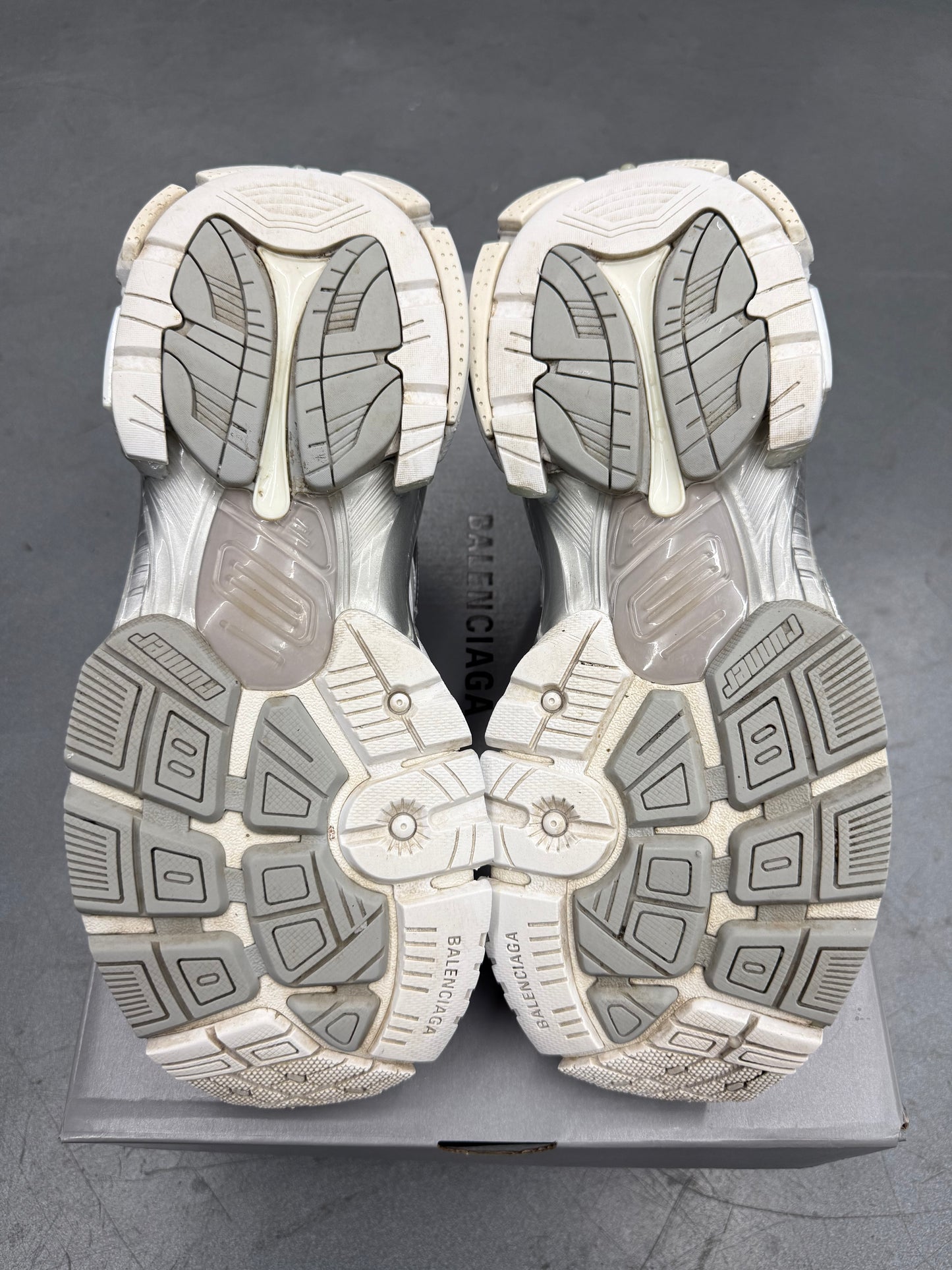SIZE 41 BALENCIAGA RUNNER 2 WORN-OUT SNEAKERS