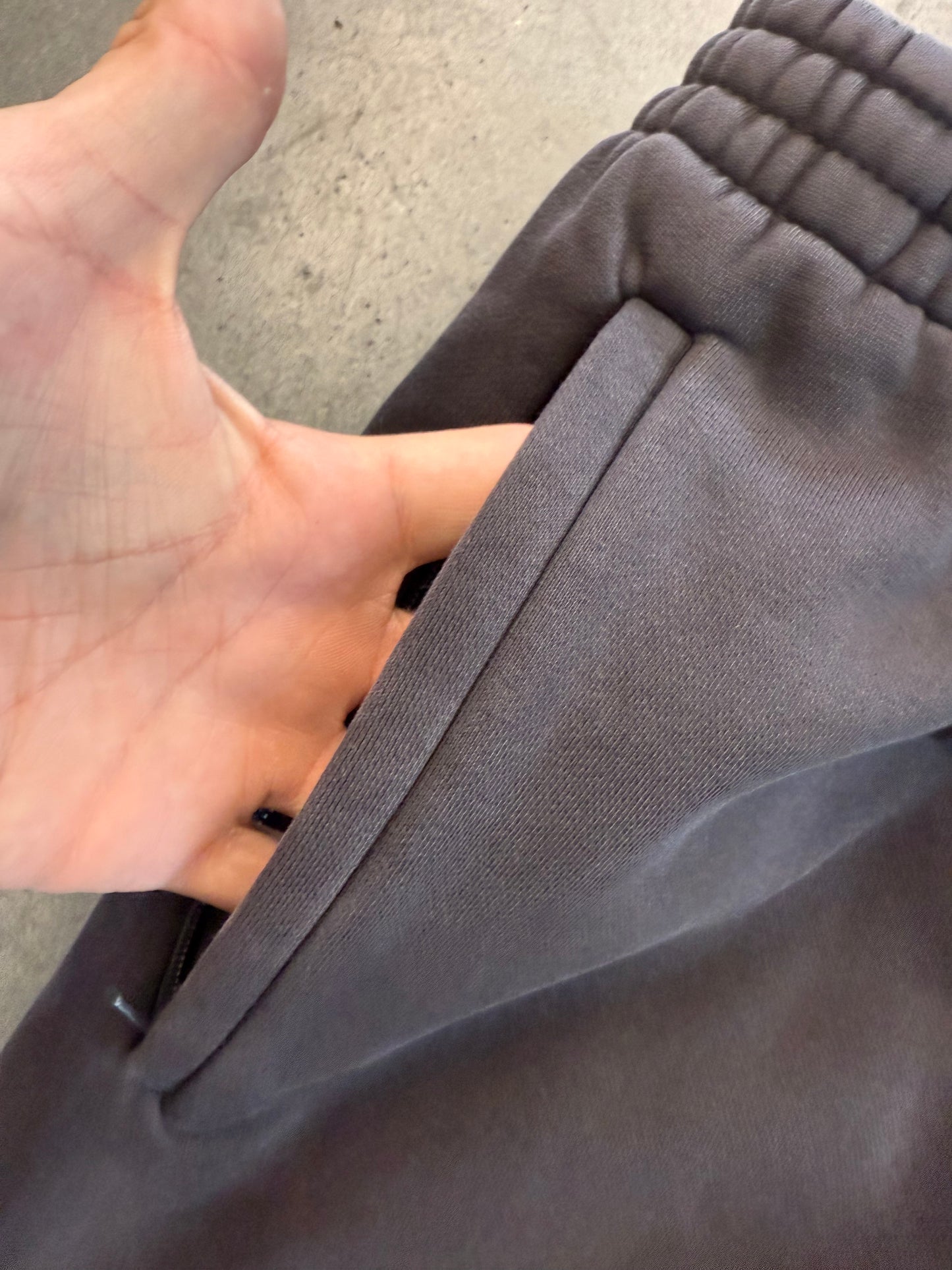FW22 YEEZY GAP FLEECE JOGGING PANTS - BLACK (M)