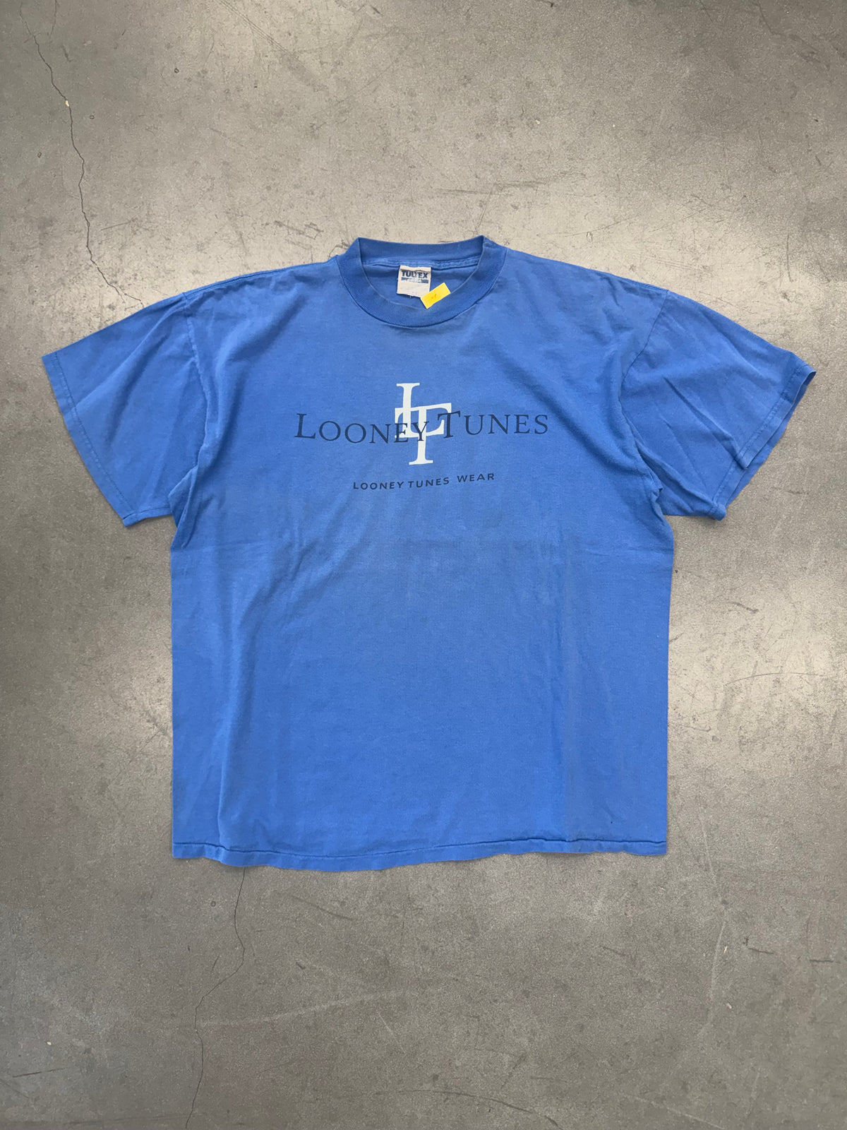 1995 LOONEY TUNES CALVIN KLEIN CAST ON BACK TEE (TULTEX TAG)