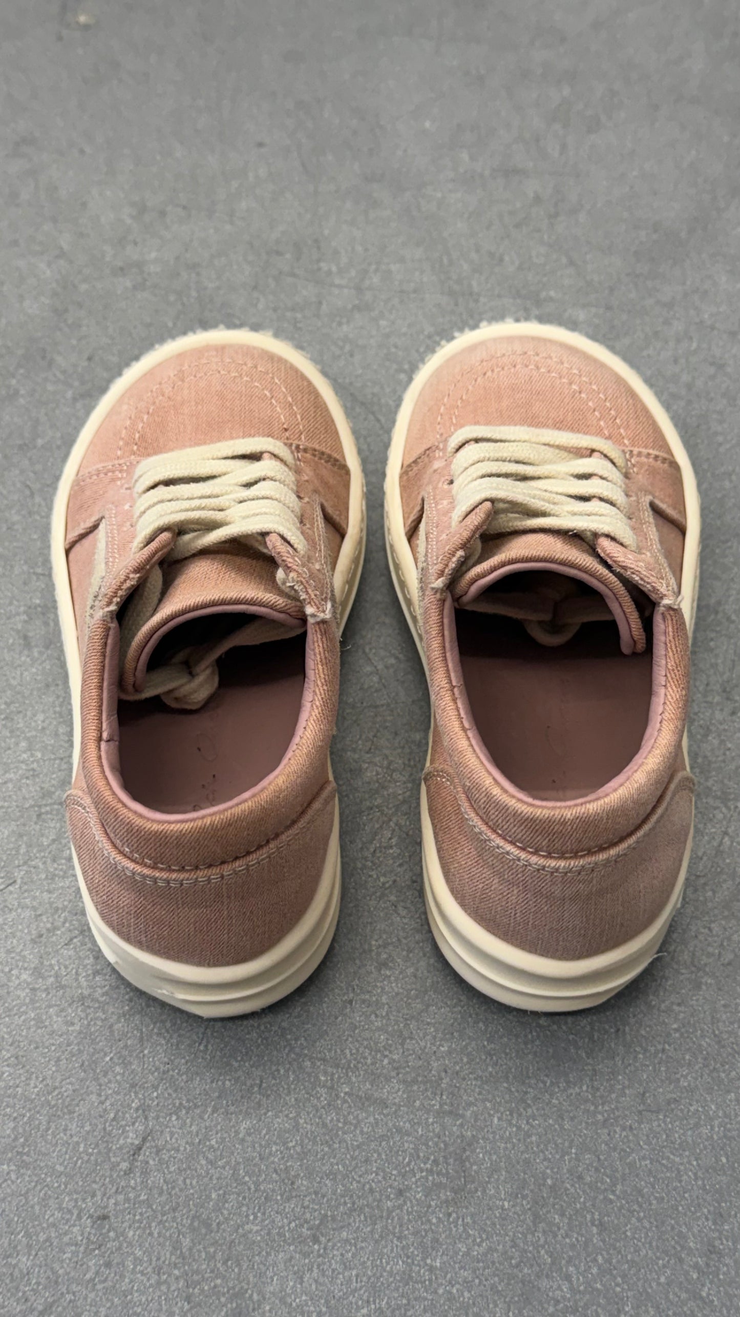 RICK OWENS KIDS PINK SUEDE BABY VINTAGE LOW-TOP SNEAKER - PINK/MILK