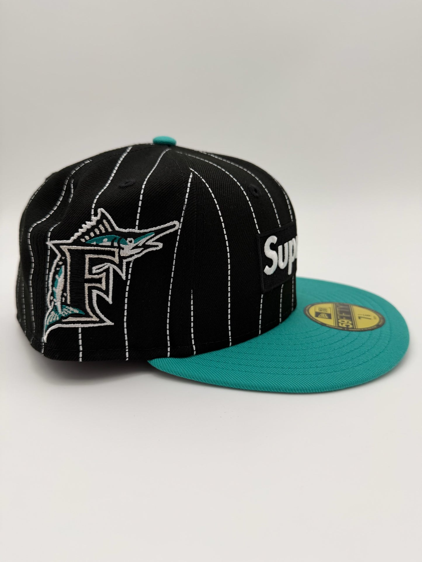 FW25 SUPREME MLB TEAMS BOX LOGO NEW ERA 59FIFTY CAP - FLORIDA MARLINS PINSTRIPE
