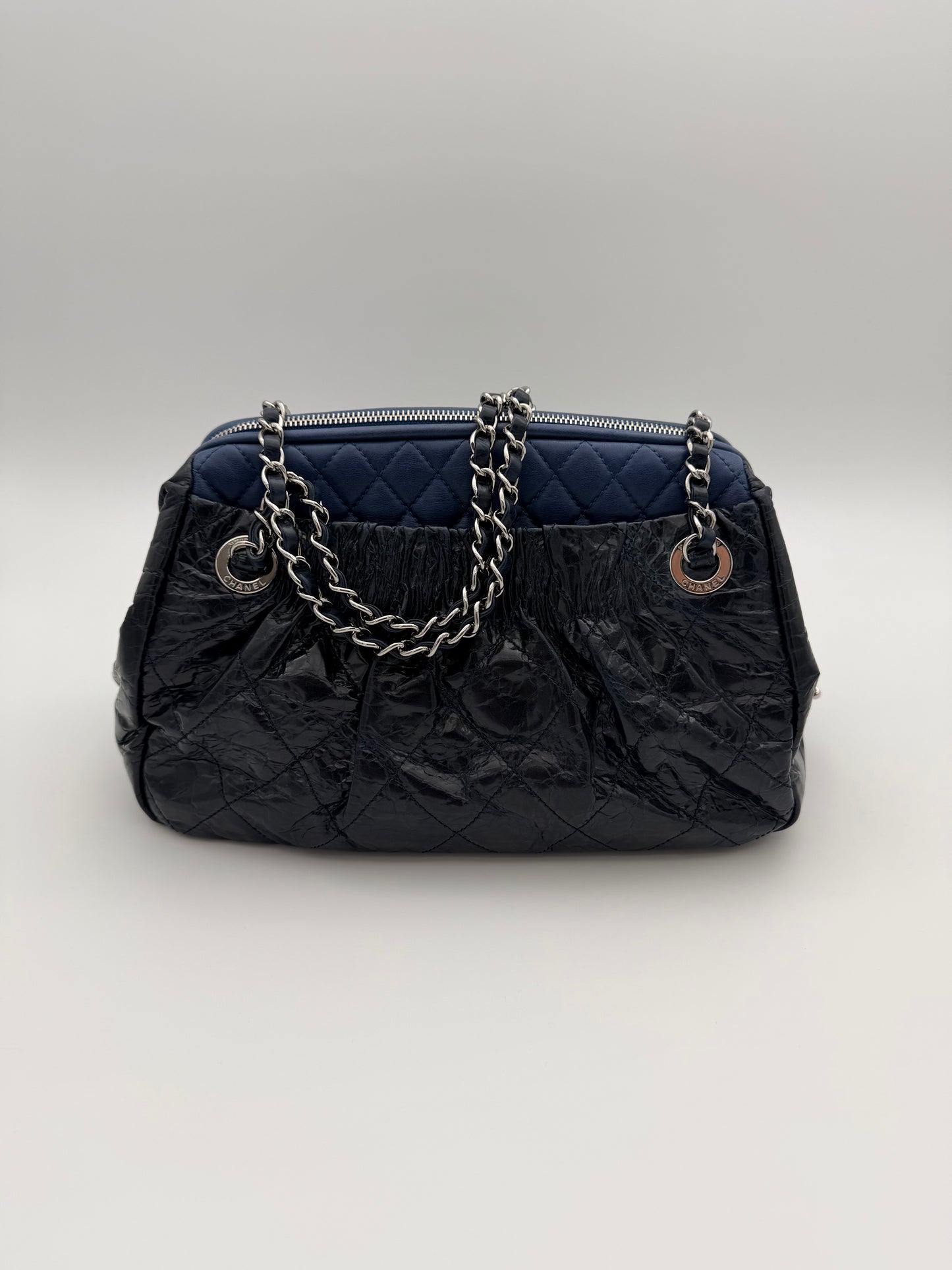 VINTAGE CHANEL TWO-TONE DOUBLE QUILTED LEATHER SHOULDER BAG - NAVY/BLUE