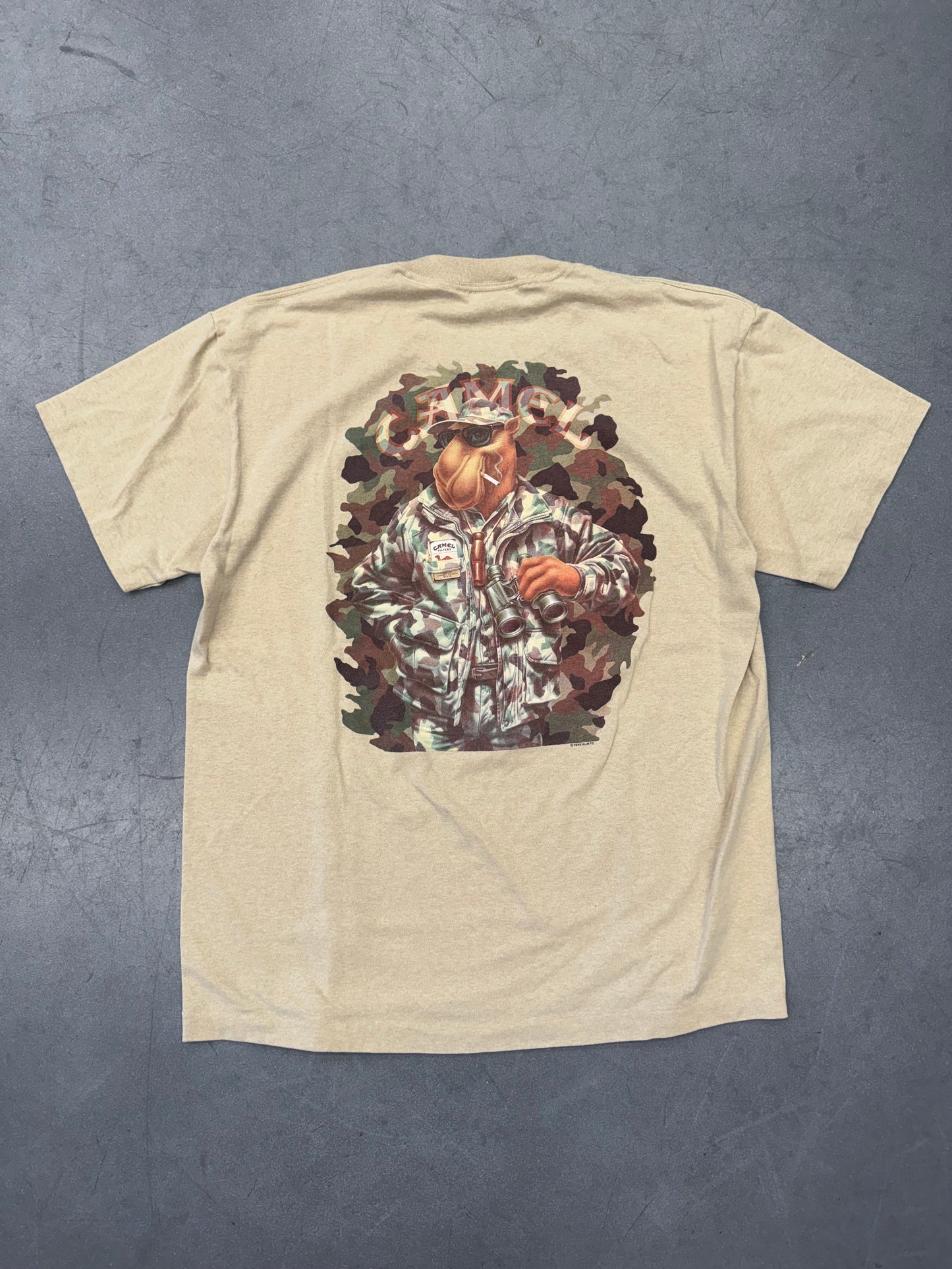 1992 CAMEL SMOKIN JOE CIGARETTE CAMOUFLAGE TEE (AMERICAN BORN CAMEL TAG)