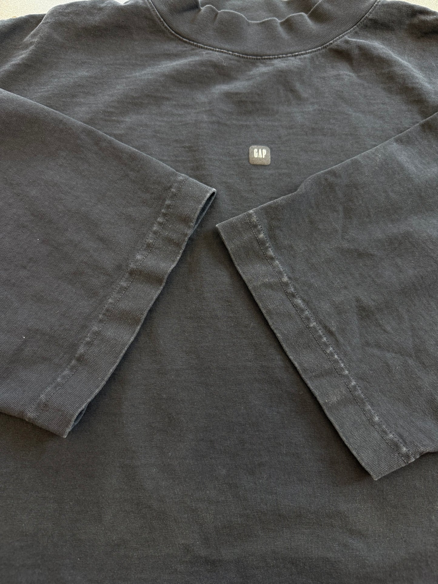 YEEZY GAP LOGO 3/4 SLEEVE TEE - BLACK (XS)