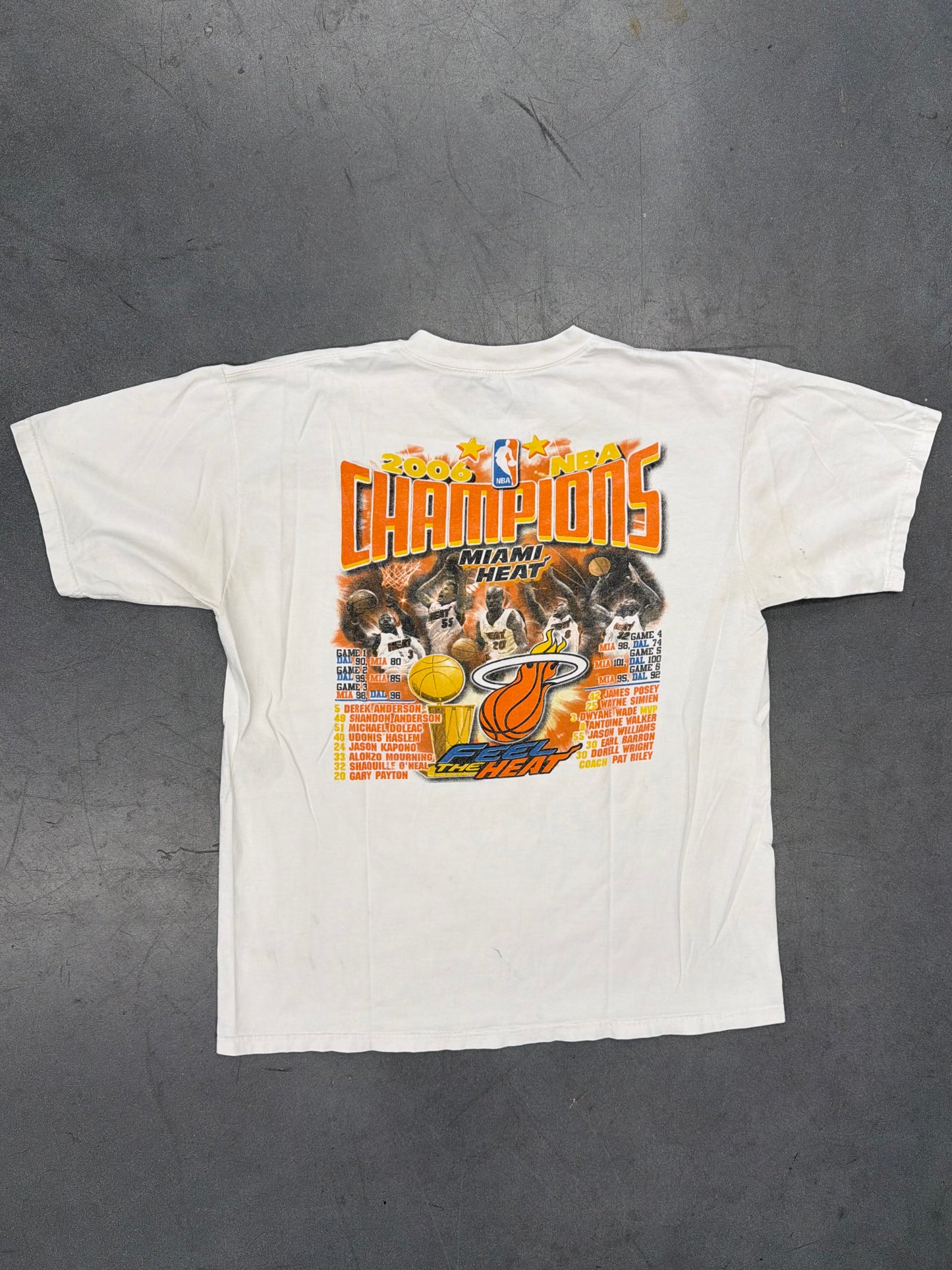 2006 NBA CHAMPIONS MIAMI HEAT BOOTLEG RAP STYLE TEE (FADED TAG)