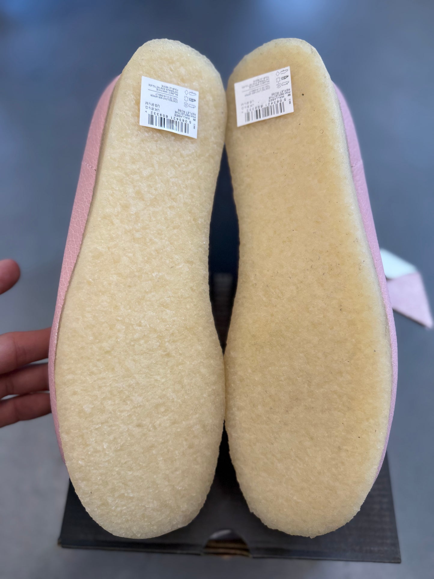 2025 SIZE 9.5 SUPREME CLARK ORIGINALS WALLABEE PINK REFLECTIVE (NEW WITH BOX)