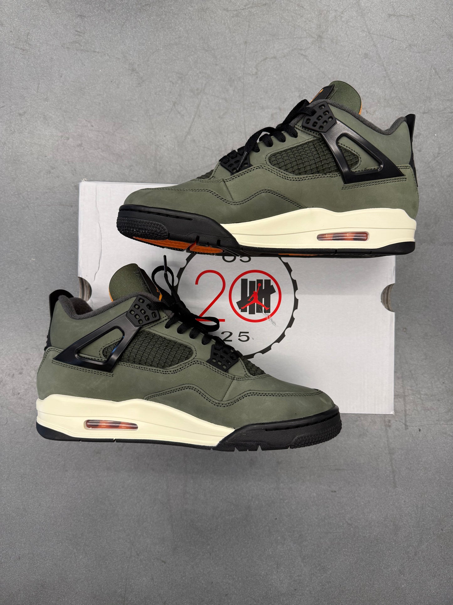 SIZE 10 JORDAN 4 RETRO OG SP UNDEFEATED (2025) (NEW WITH BOX)