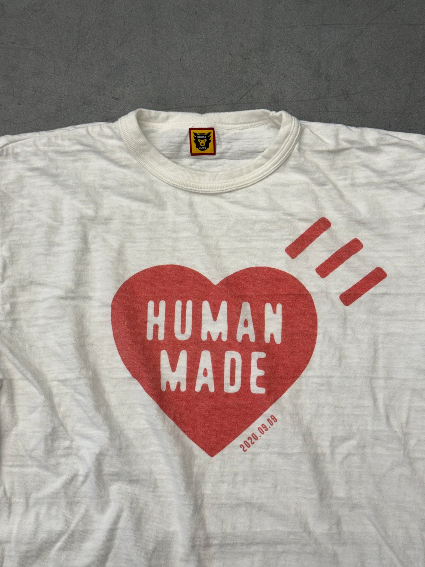 FW22 HUMAN MADE HEART LOGO GRAPHIC #12 TEE - WHITE