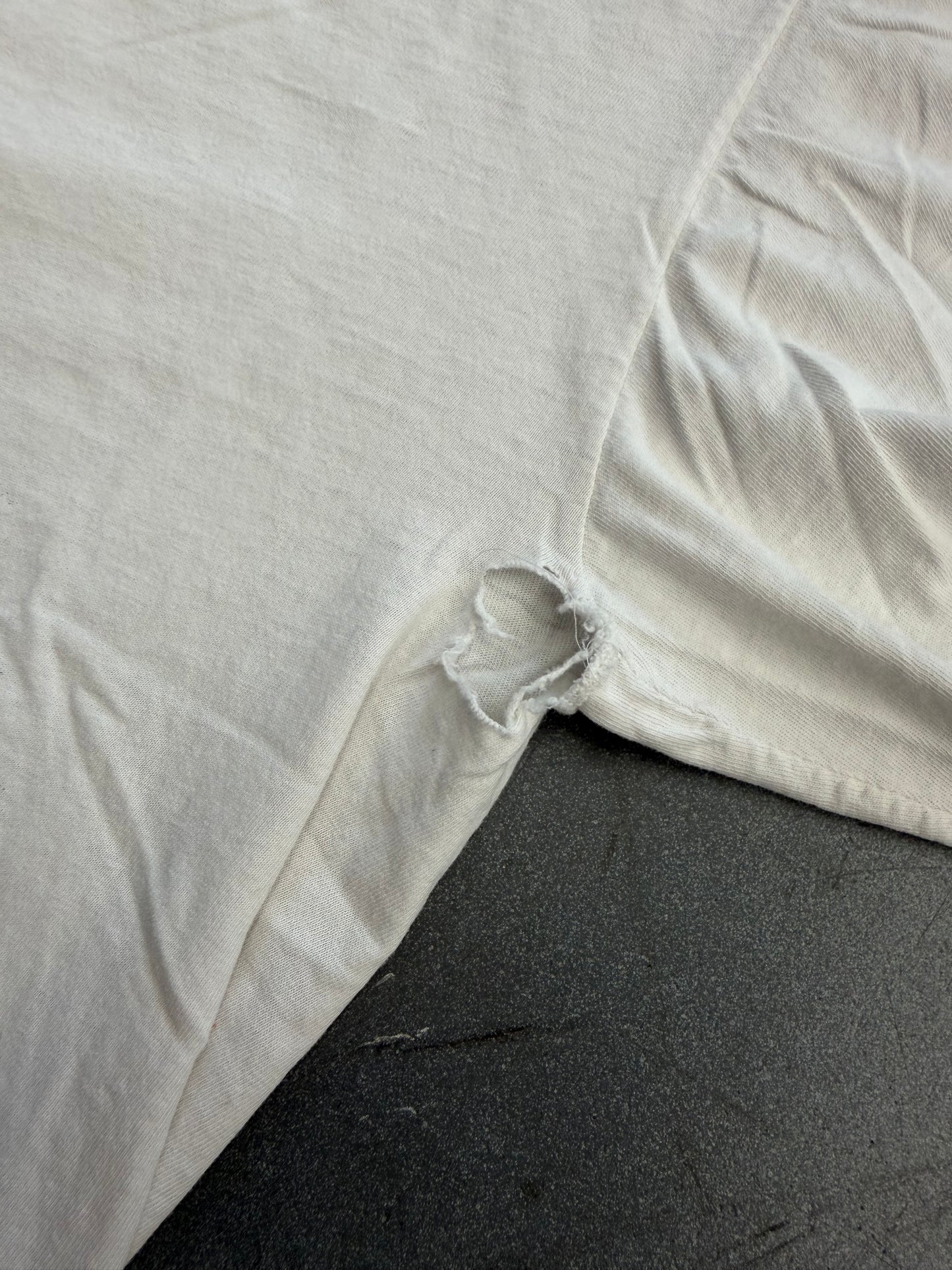 90S WHITE TIGER DISTRESSED NATURE TEE (PULLED TAG)