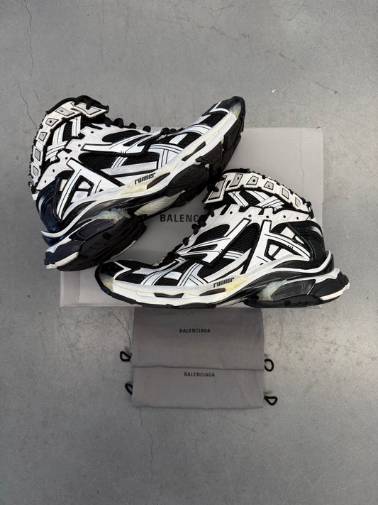 SIZE 46 BALENCIAGA RUNNER HIGH WHITE/BLACK - 46 (PRE-OWNED WITH BOX)