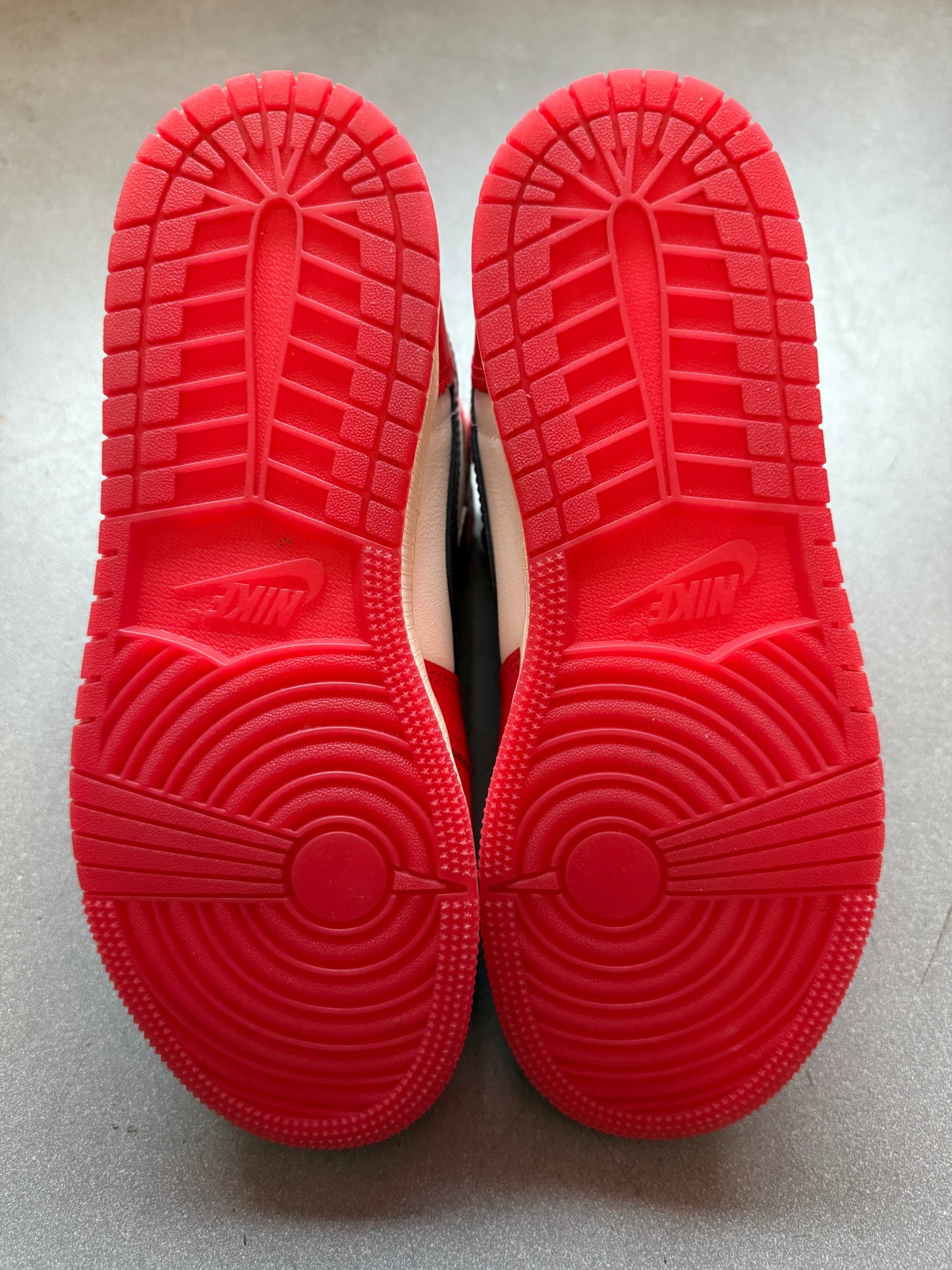 2023 SIZE 5.5Y JORDAN 1 RETRO HIGH OG SPIDER-MAN ACROSS THE SPIDER-VERSE (GS) (PRE-OWNED NO BOX)