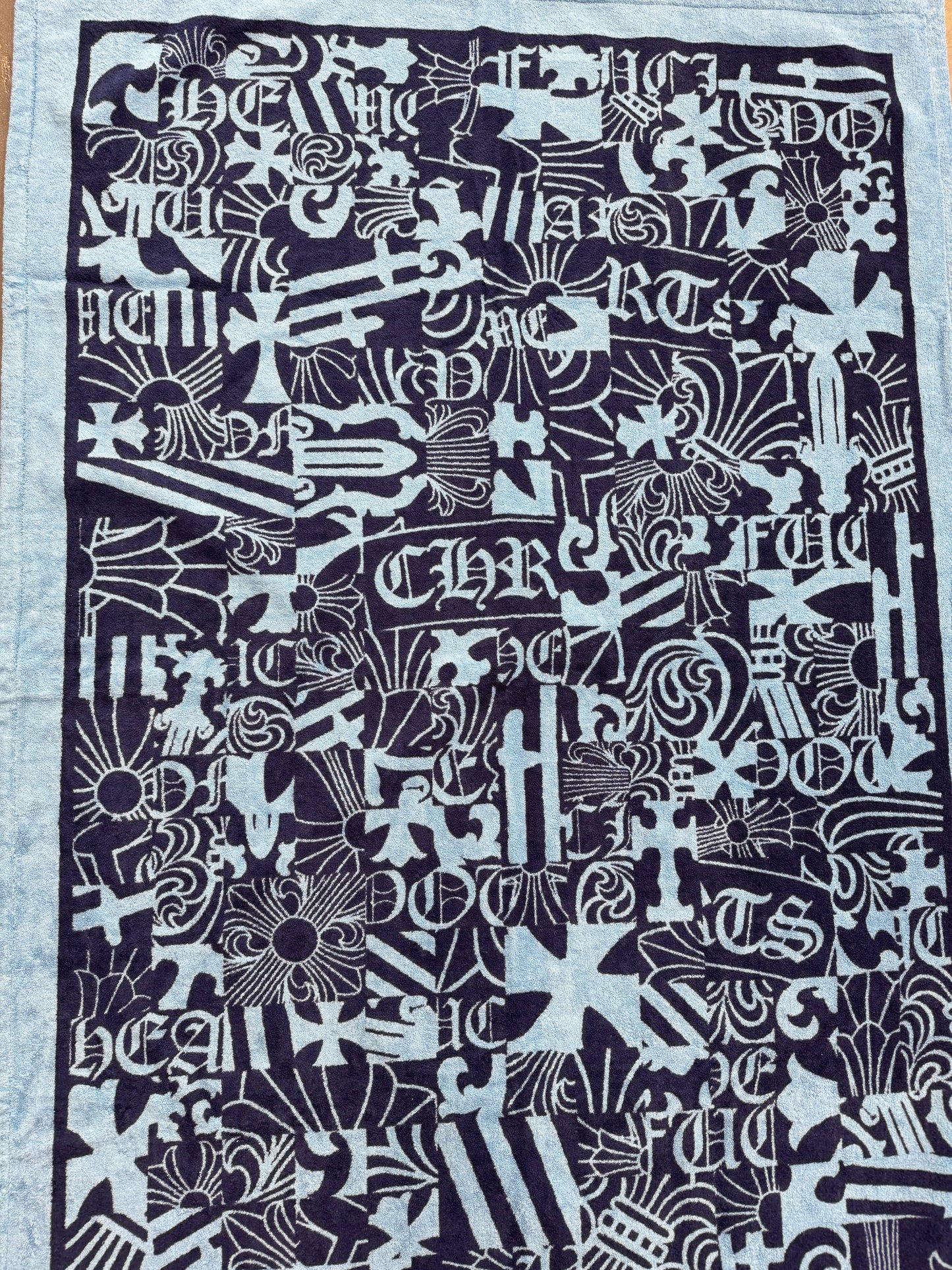 CHROME HEARTS PATTERNED BEACH TOWEL - BLUE