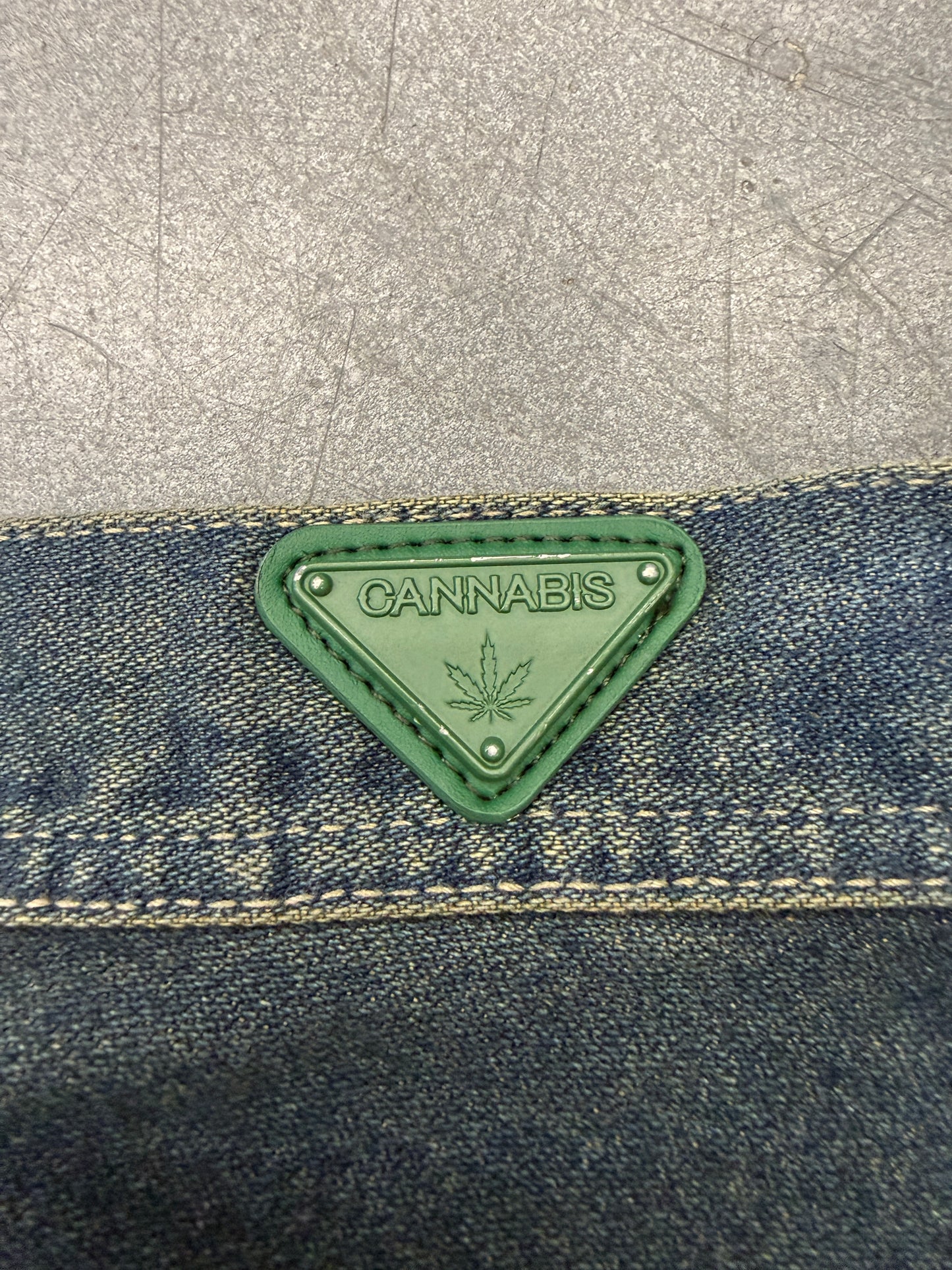 Y2K CANNABIS BARREL LEG INVERTED POCKET BAGGY JEANS