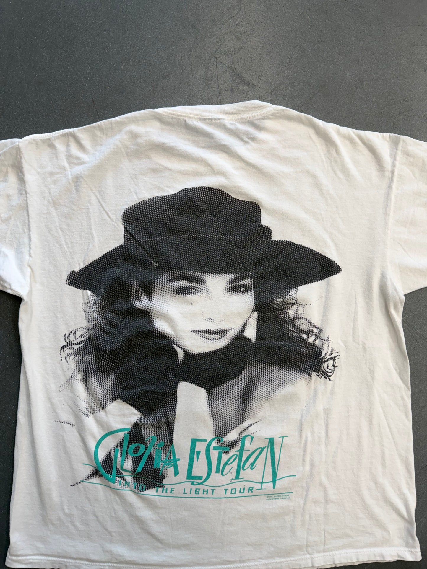 1991 GLORIA ESTEFAN INTO THE LIGHT TOUR TEE (BROCKUM TAG)