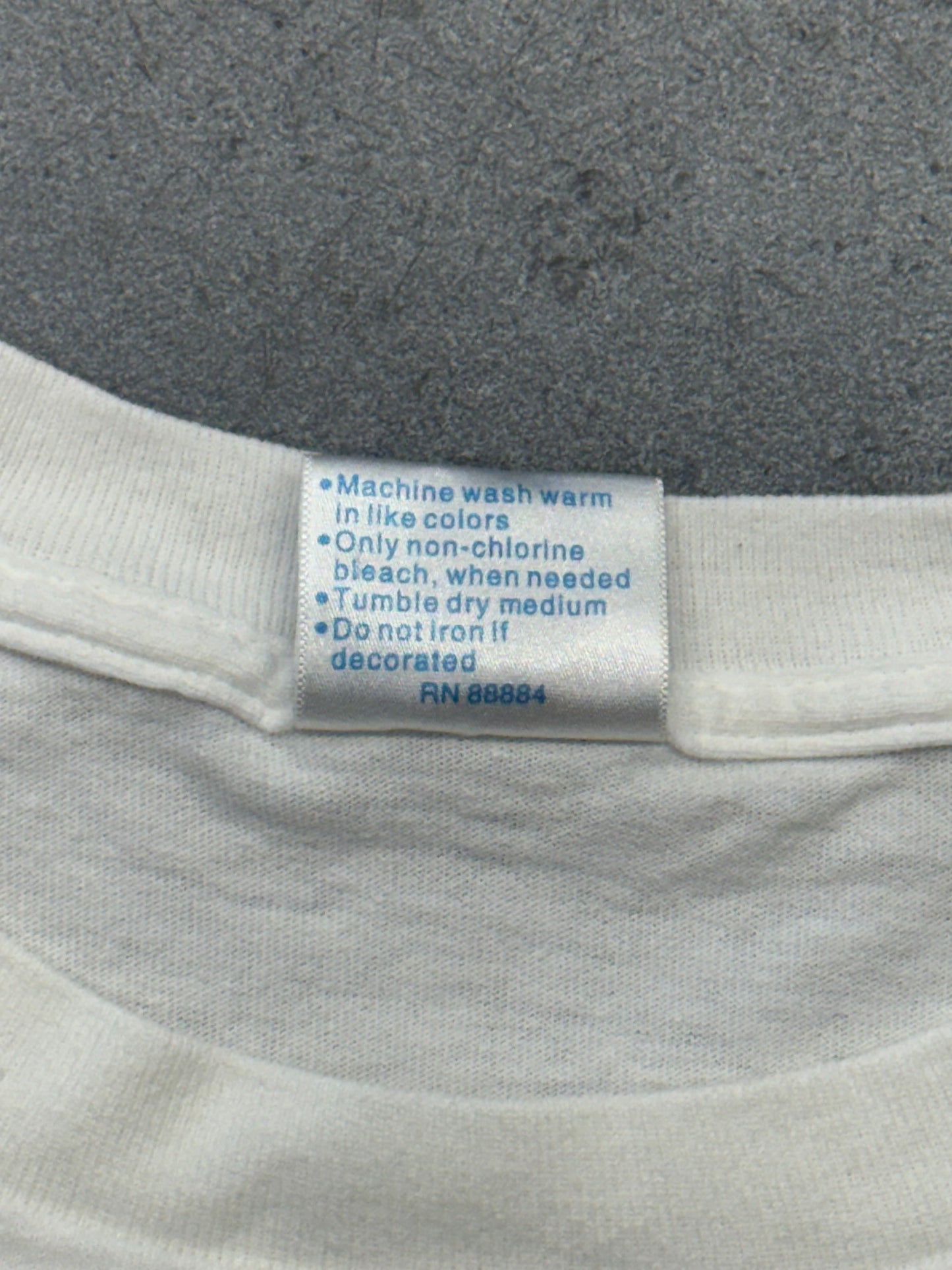 2000 GLORIA ESTEFAN MILLENNIUM CONCERT SPECTACULAR TEE (ALL SPORT TAG)