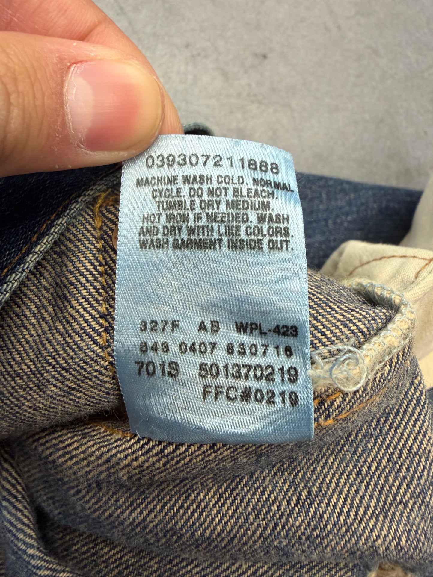 VINTAGE LEVI'S 1937 501 JEAN MADE IN U.S.A. SELVEDGE DENIM (W30 X L34)