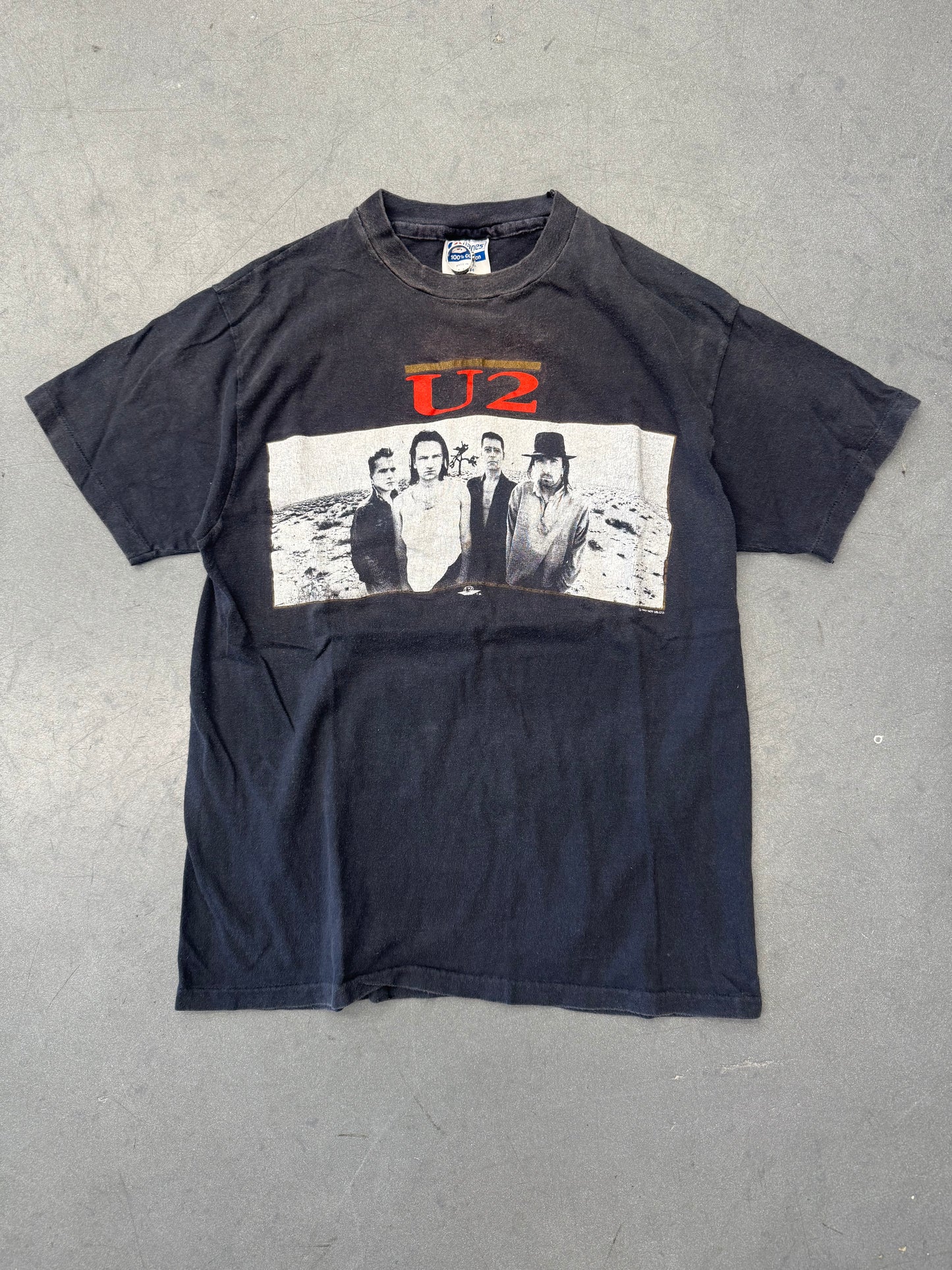 1987 U2 THE JOSHUA TREE BAND PORTRAIT FALL TOUR EE (HANES TAG)