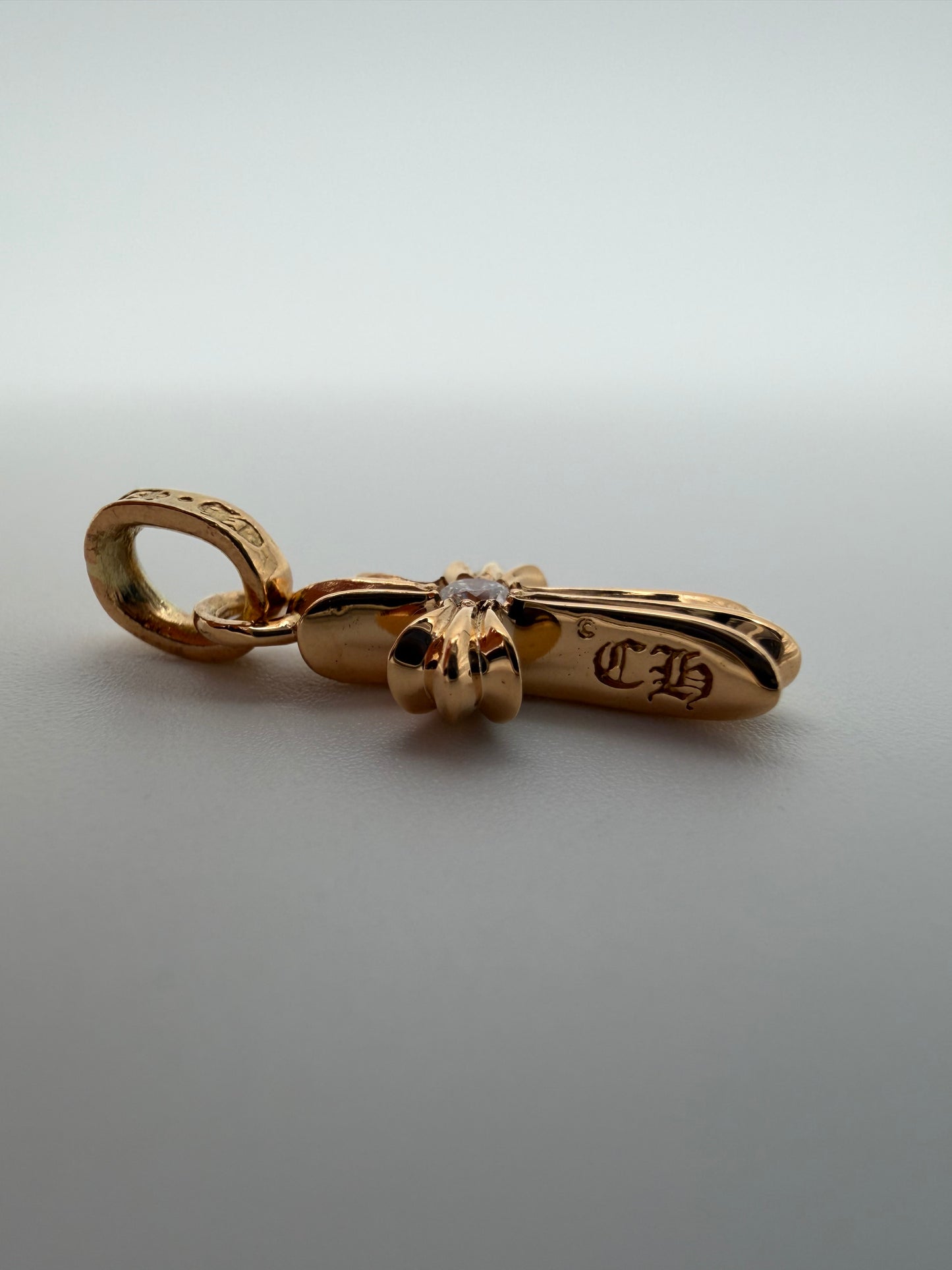 CHROME HEARTS GOLD SINGLE DIAMOND BABY FAT CROSS