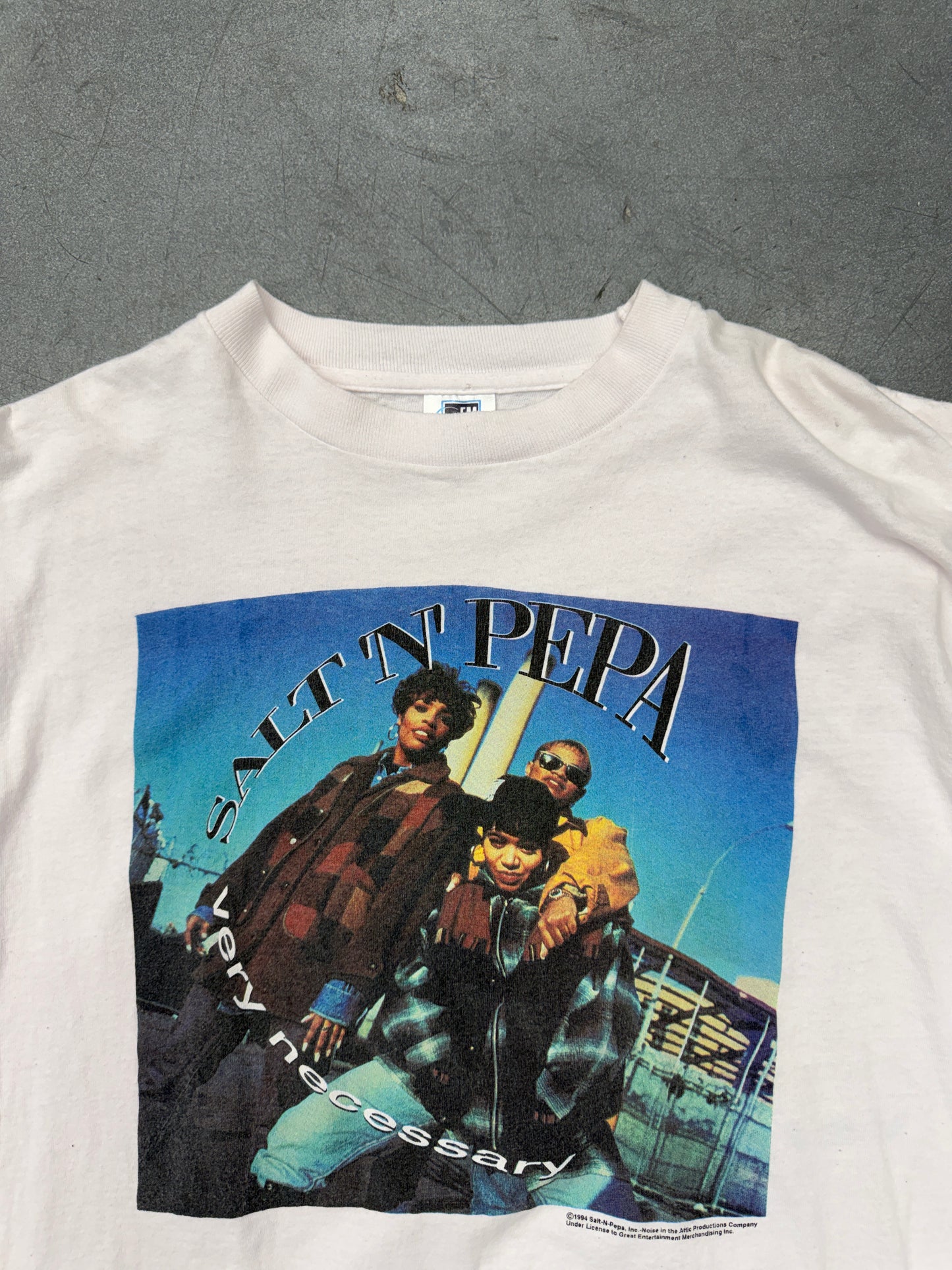 1994 SALT 'N' PEPA VERY NECESSARY TEE (GEM TAG)