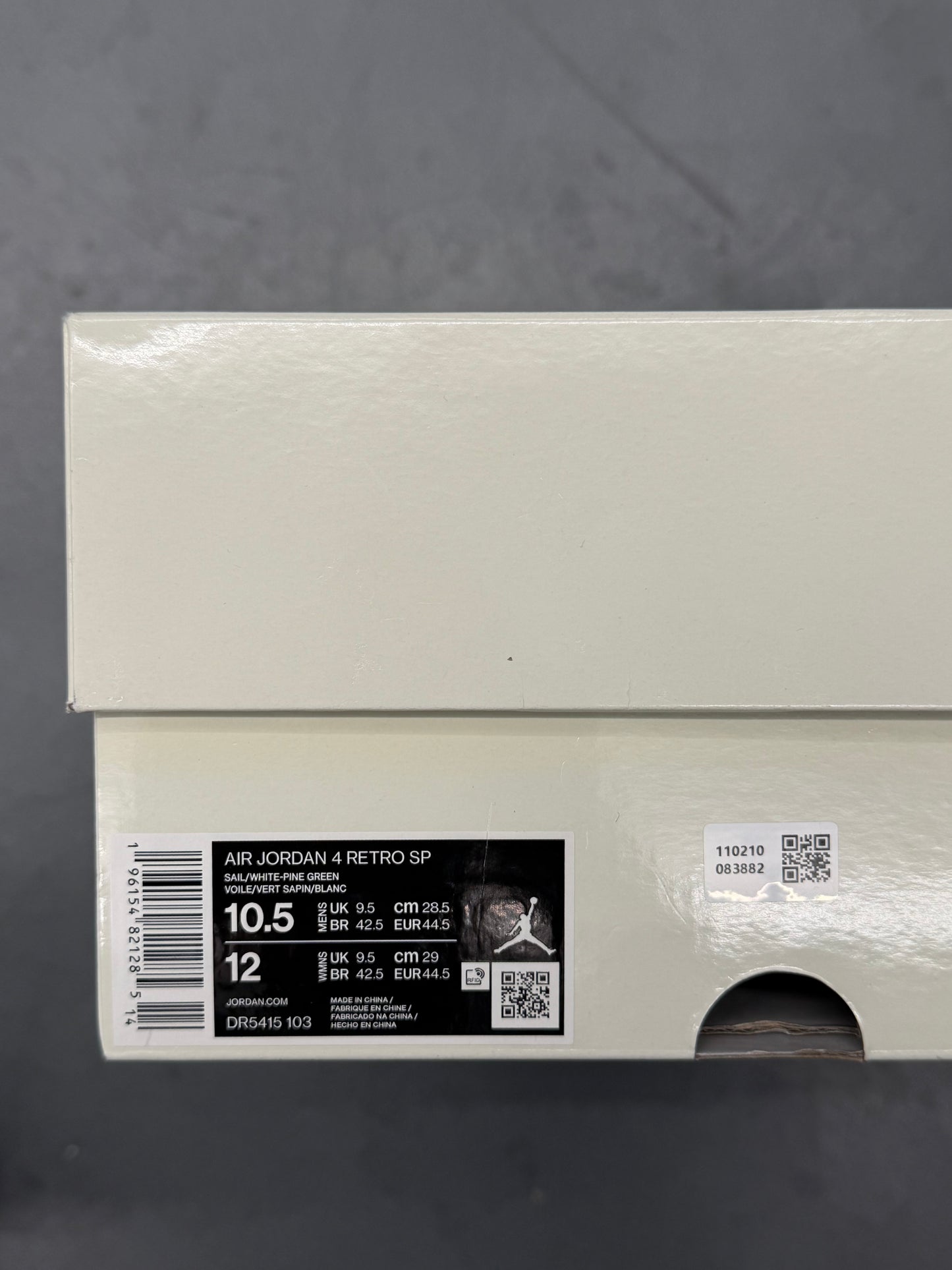 2023 AIR JORDAN 4 SB - PINE GREEN (W/BOX)