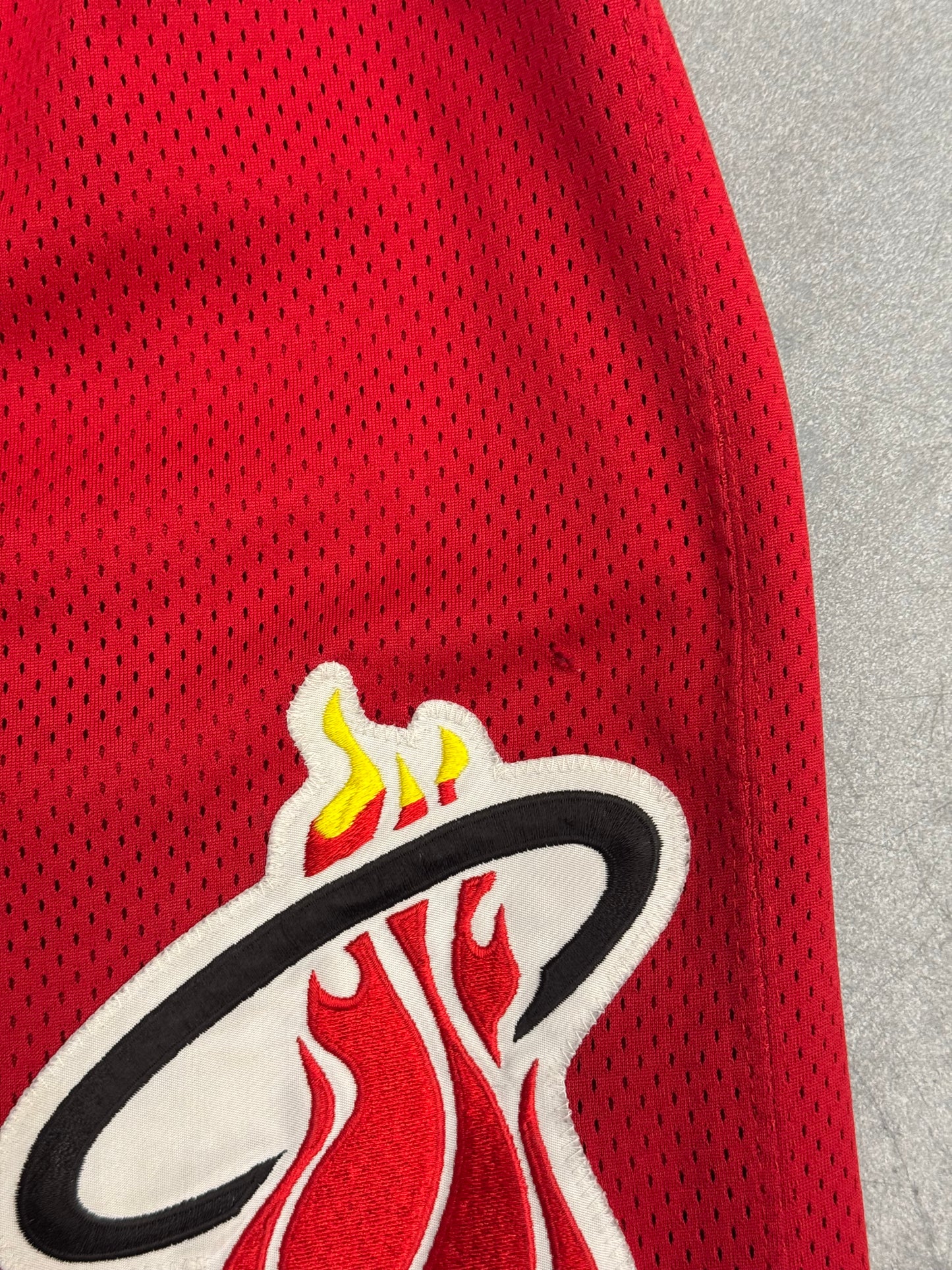 90S NIKE TEAM SPORTS MIAMI HEAT EMBROIDERED PATCH BASKETBALL SHORTS