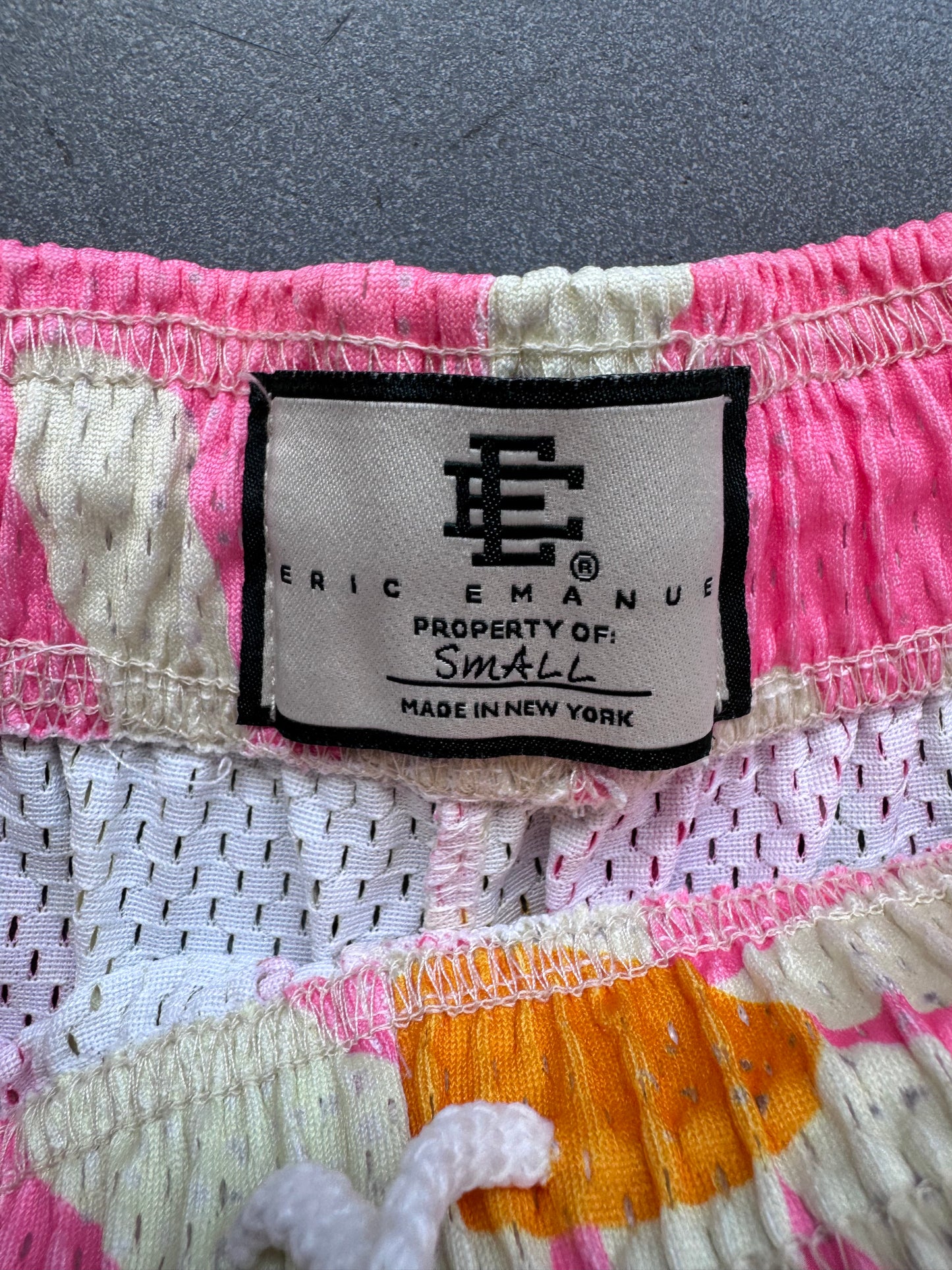 ERIC EMANUEL EE BASIC SHORT PINK DAISIES (S)