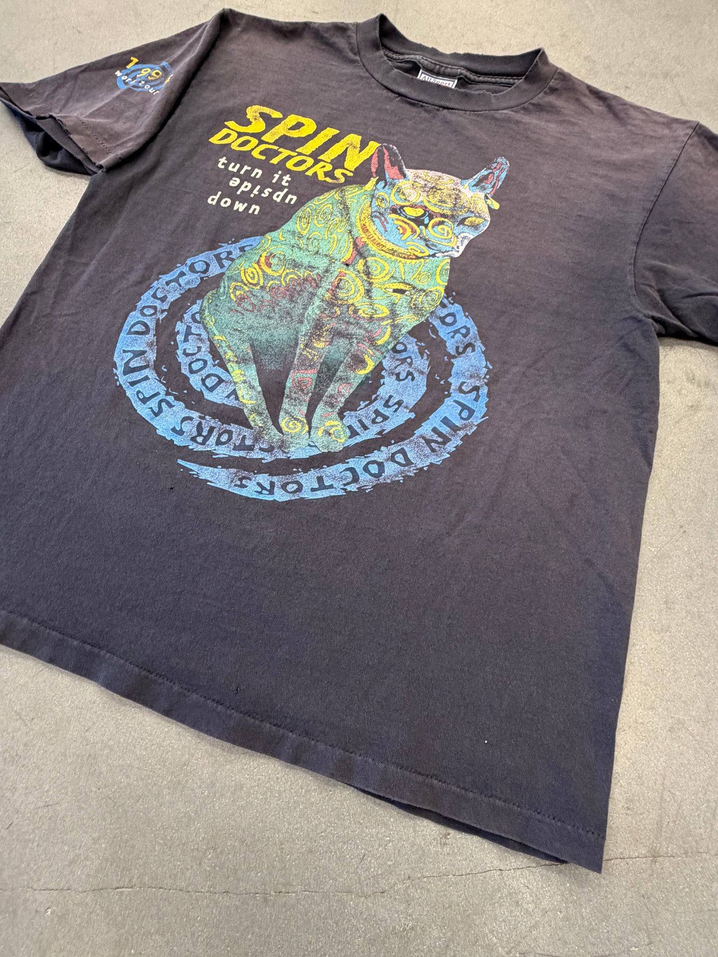 1994 SPIN DOCTORS TURN IT UPSIDE DOWN TEE (ALLSPORT TAG)