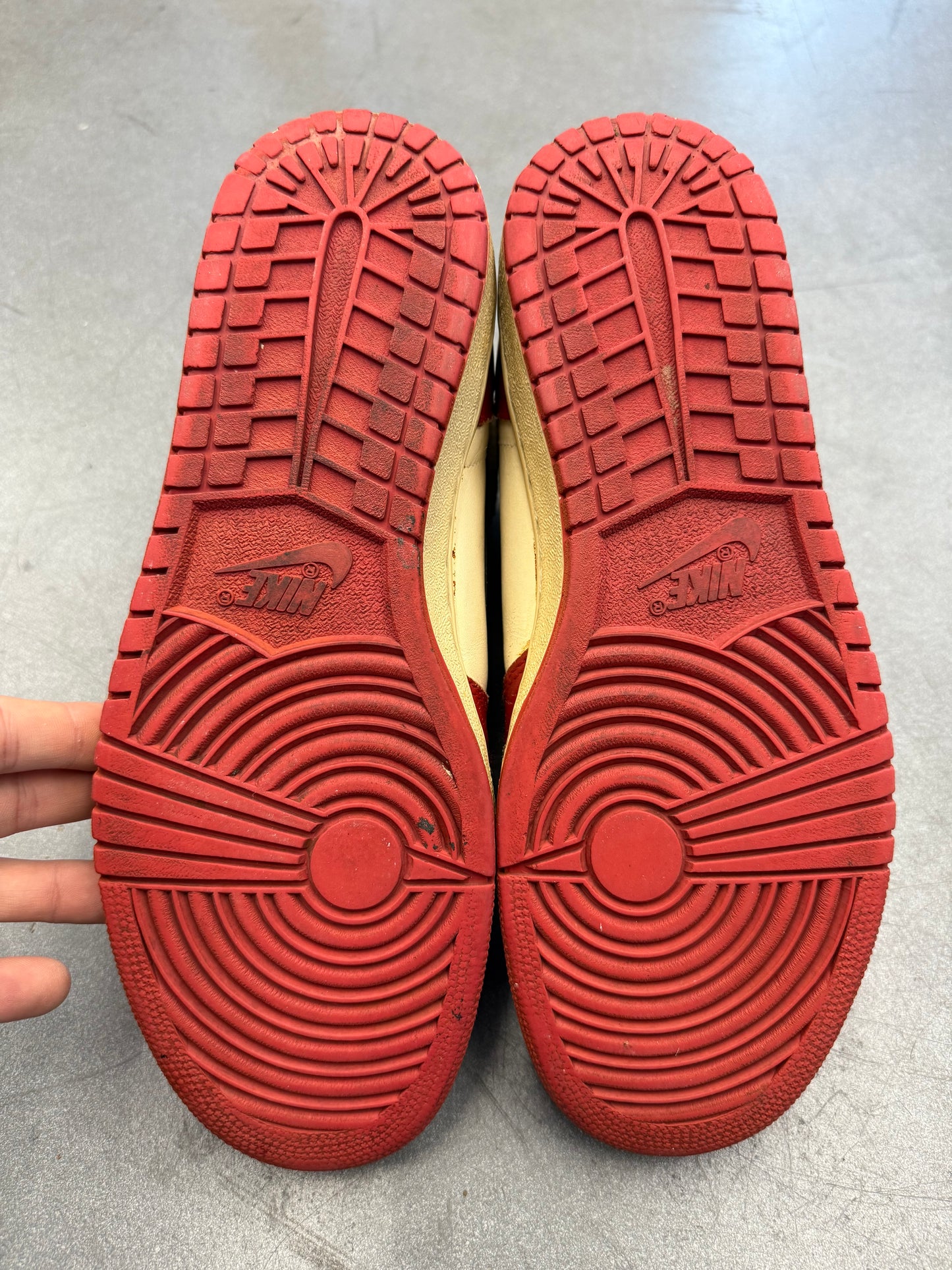 1985 SIZE 10.5 AIR JORDAN 1 CHICAGO (PRE-OWNED NO BOX)