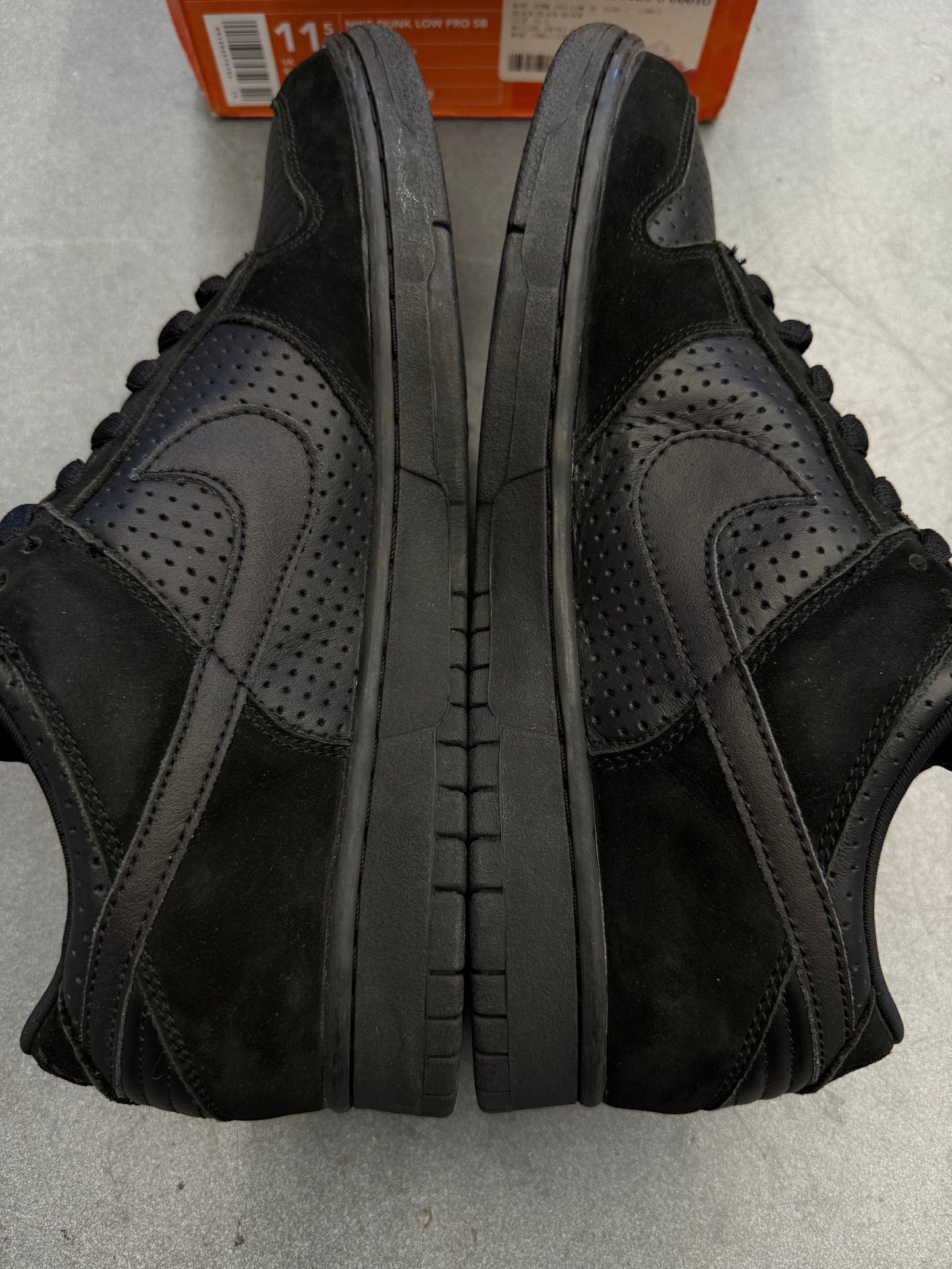 2002 GINO IANNUCCI 2 NIKE SB DUNK LOW (WITH BOX/REPLACEMENT SB INSOLES)